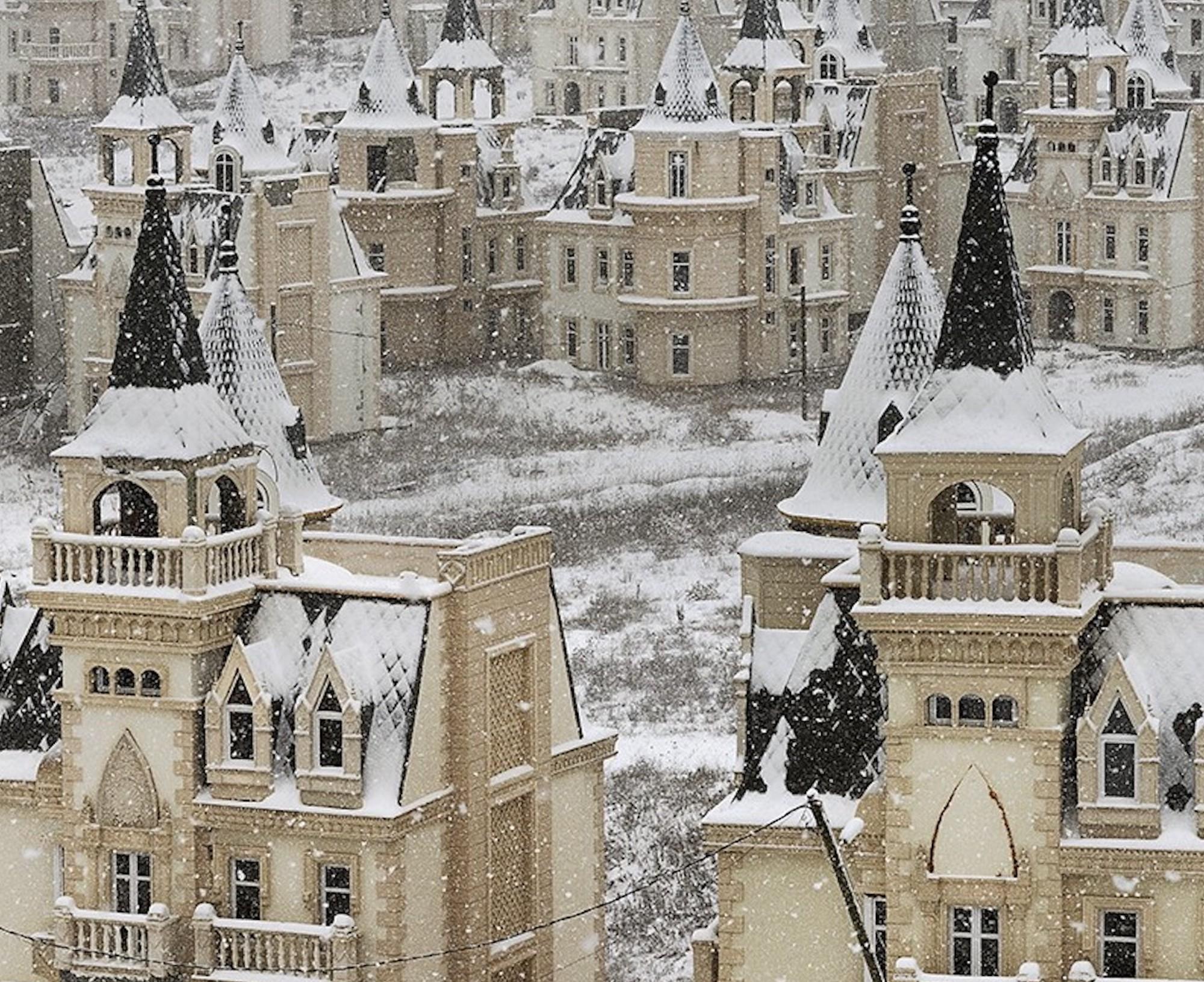Choice of Castles by Christophe Jacrot - Winter photography, architecture, roofs For Sale 3