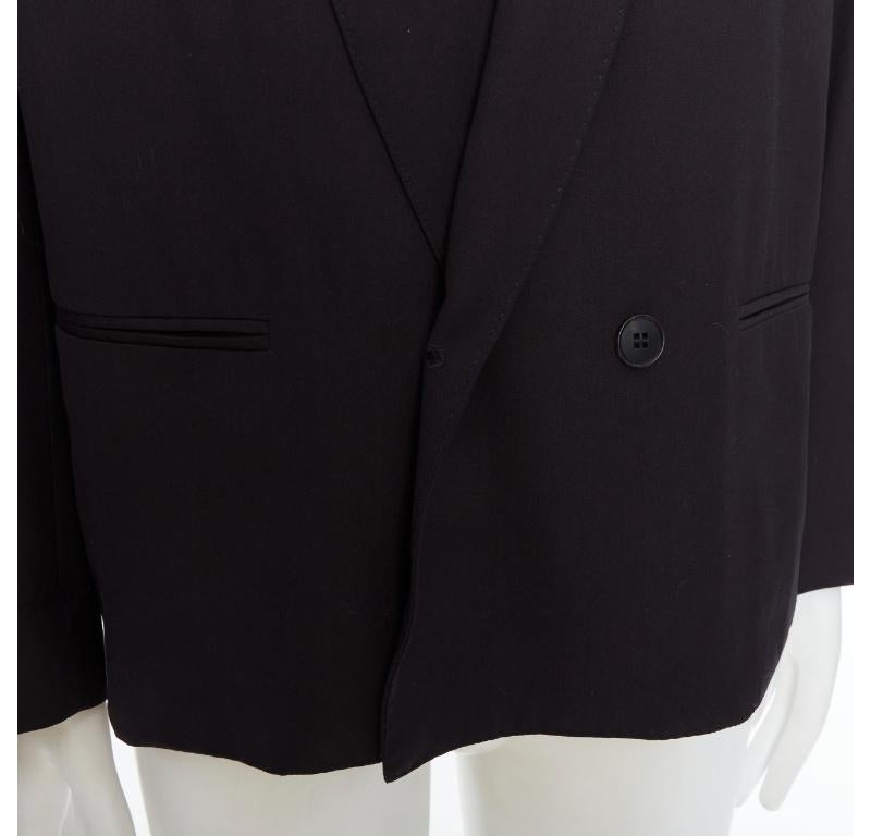 Christophe LEMAIRE blazer nero in lana vergine e cotone con collo a scialle Sz3 M.
Riferimento: PRWU/A00025
Marchio: Lemaire
Materiale: Lana vergine, cotone
Colore: nero
Modello: Tinta unita
Chiusura: bottone
Fodera: Tessuto nero
Prodotto in:
