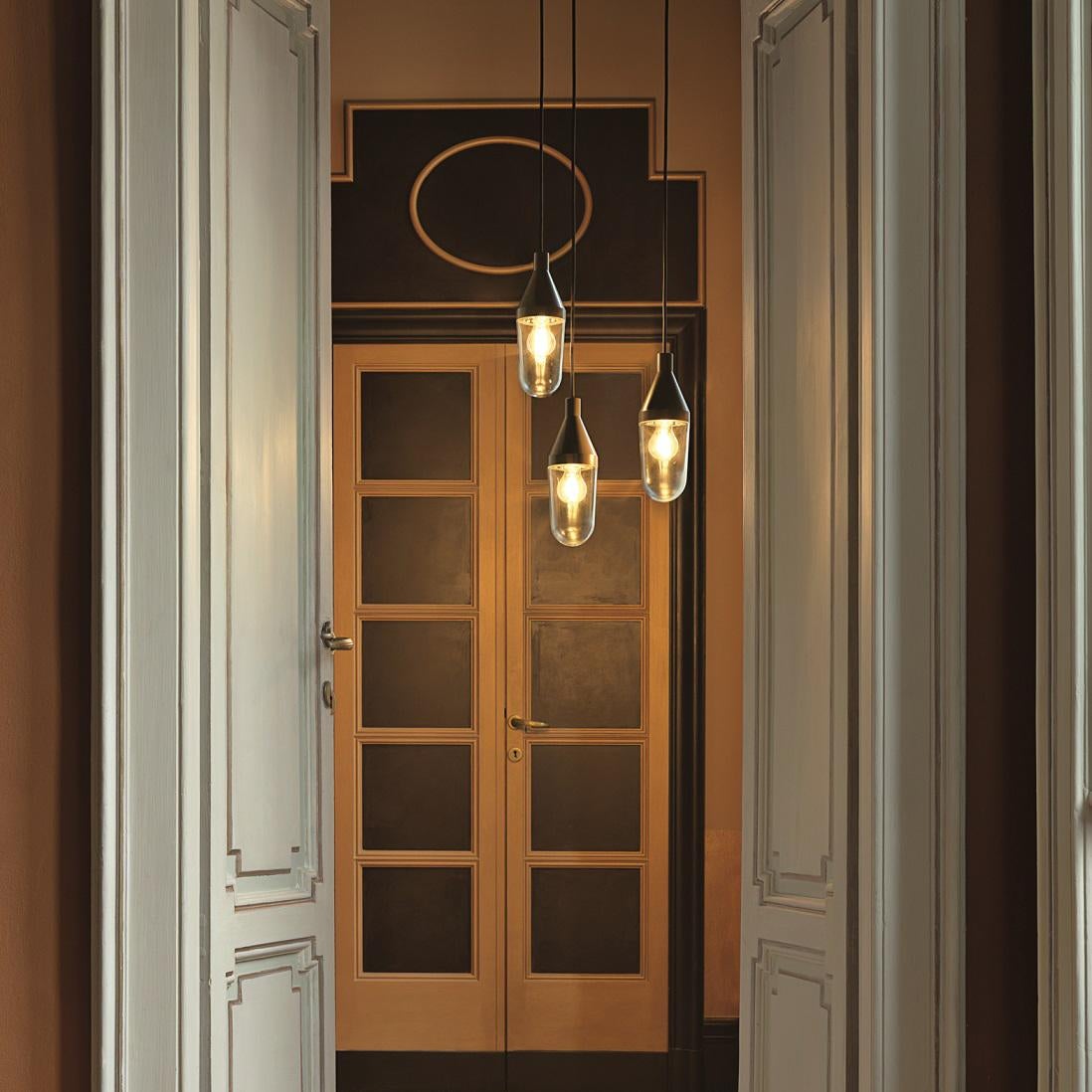 XXI secolo e contemporaneo Set di tre lampade a sospensione 'Niwa' Beige Grey di Christophe Pillet by Oluce in vendita