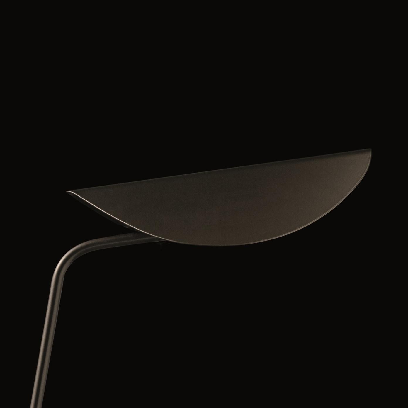 Mid-Century Modern Lampe de table moderne du milieu du siècle 'Plume' en métal anodisé bronze par Christophe Pil en vente