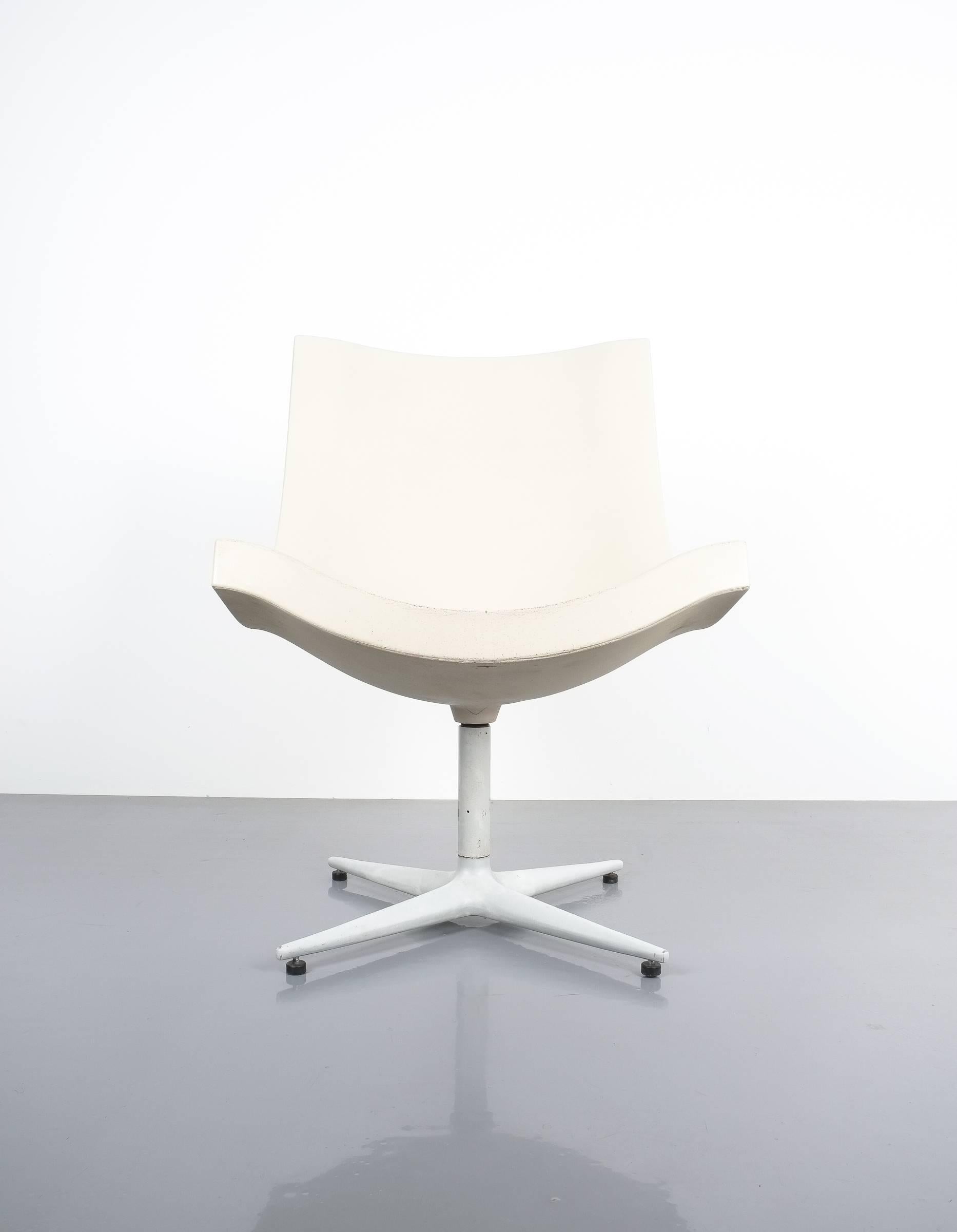 Christophe Pillet Y's chair by Cappellini, molded foam seat (Polyurethan) over swivel metal base with white lacquer finish, 22
