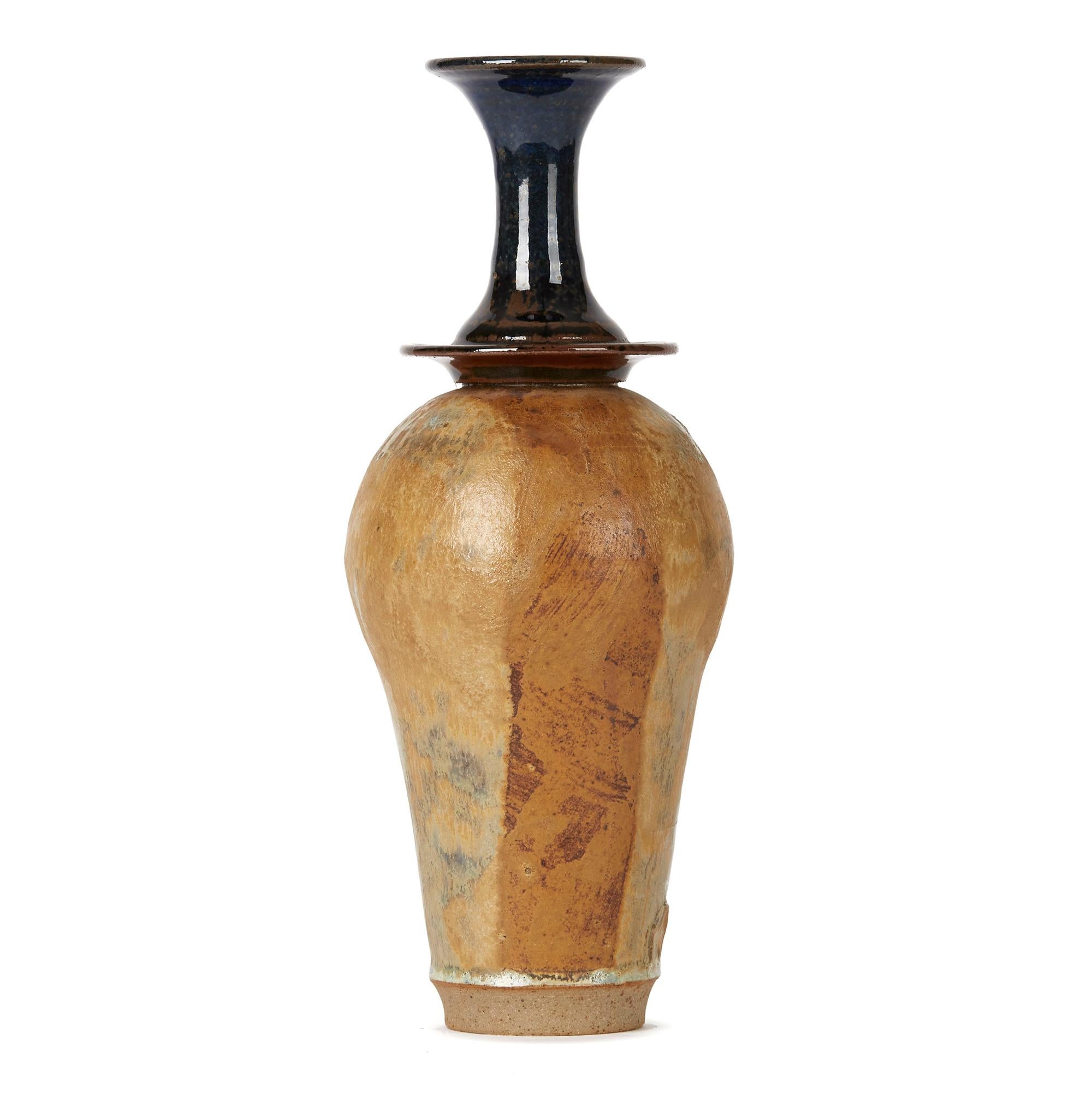 Christopher Anderson Textured Studio Pottery Vase (Glasiert) im Angebot