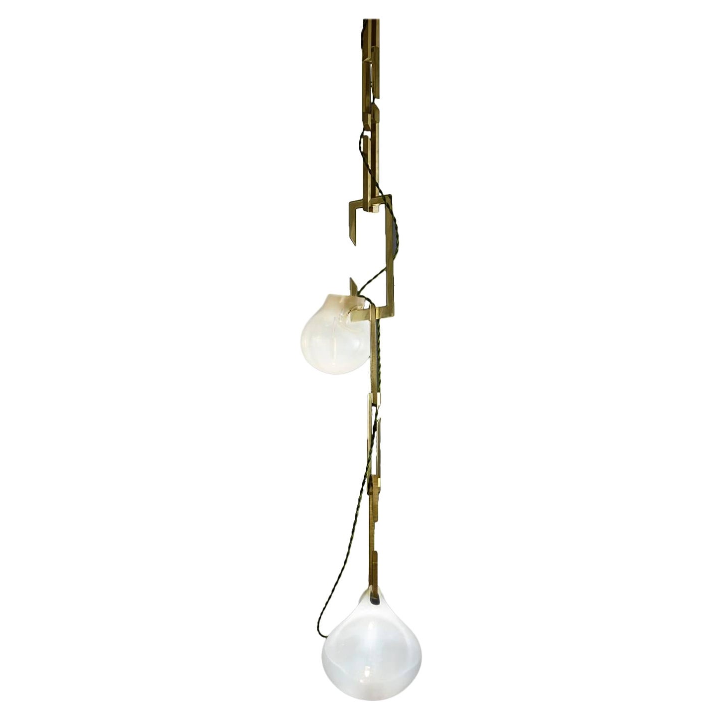 Christopher Boots, "Nepenthes Tendril", ciondolo (piccolo, ottone), 2015