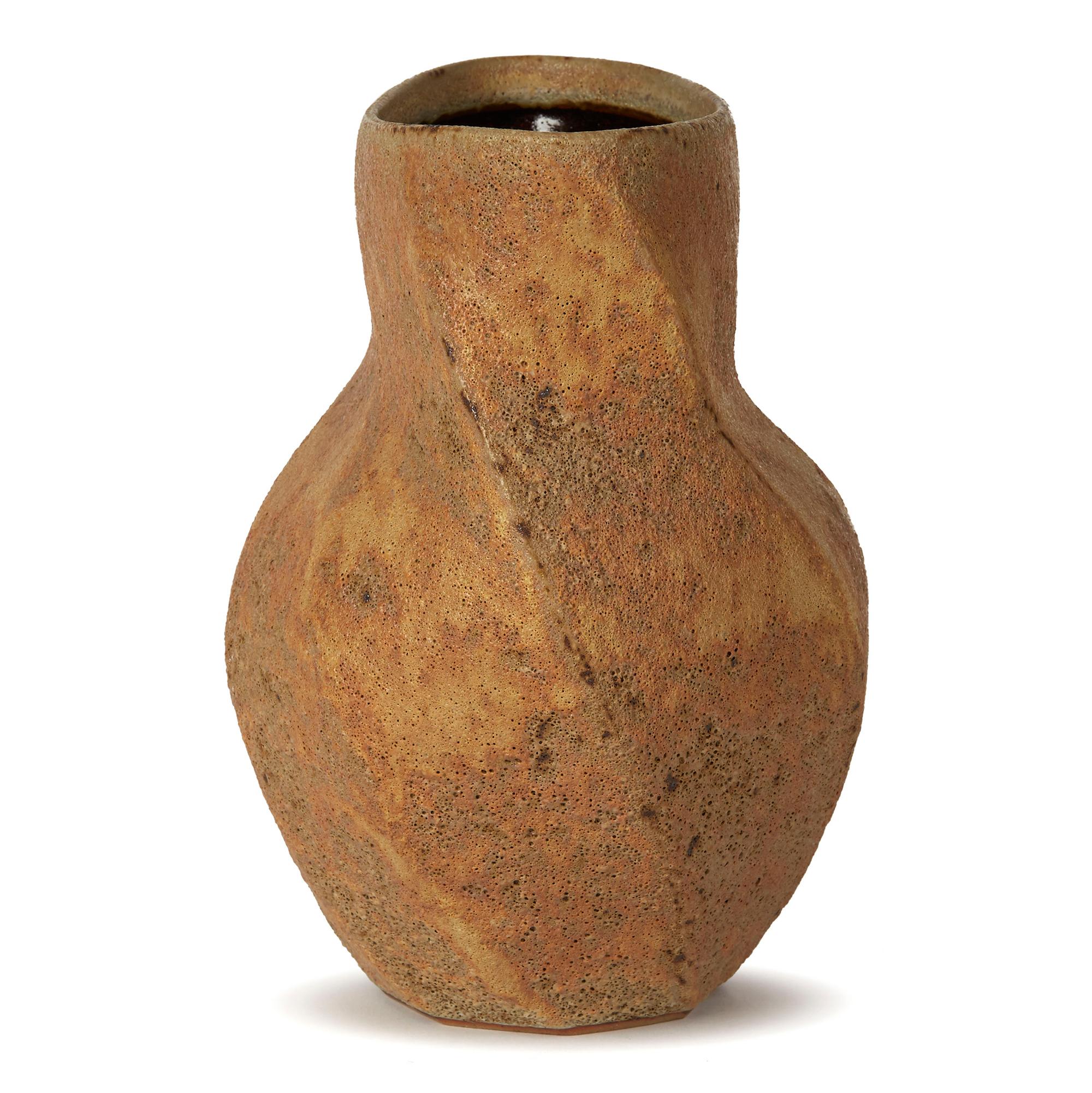 Christopher Carter Oxidisierte, strukturierte Studio Pottery-Vase, Christopher Carter (Britisch) im Angebot