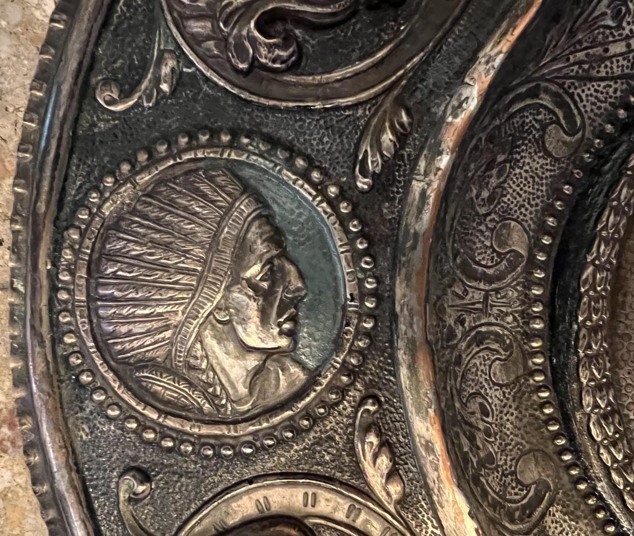 Cristóbal Colón y los reyes de España, Año: 1900, Estilo: Arte  Nouveau Metal en venta