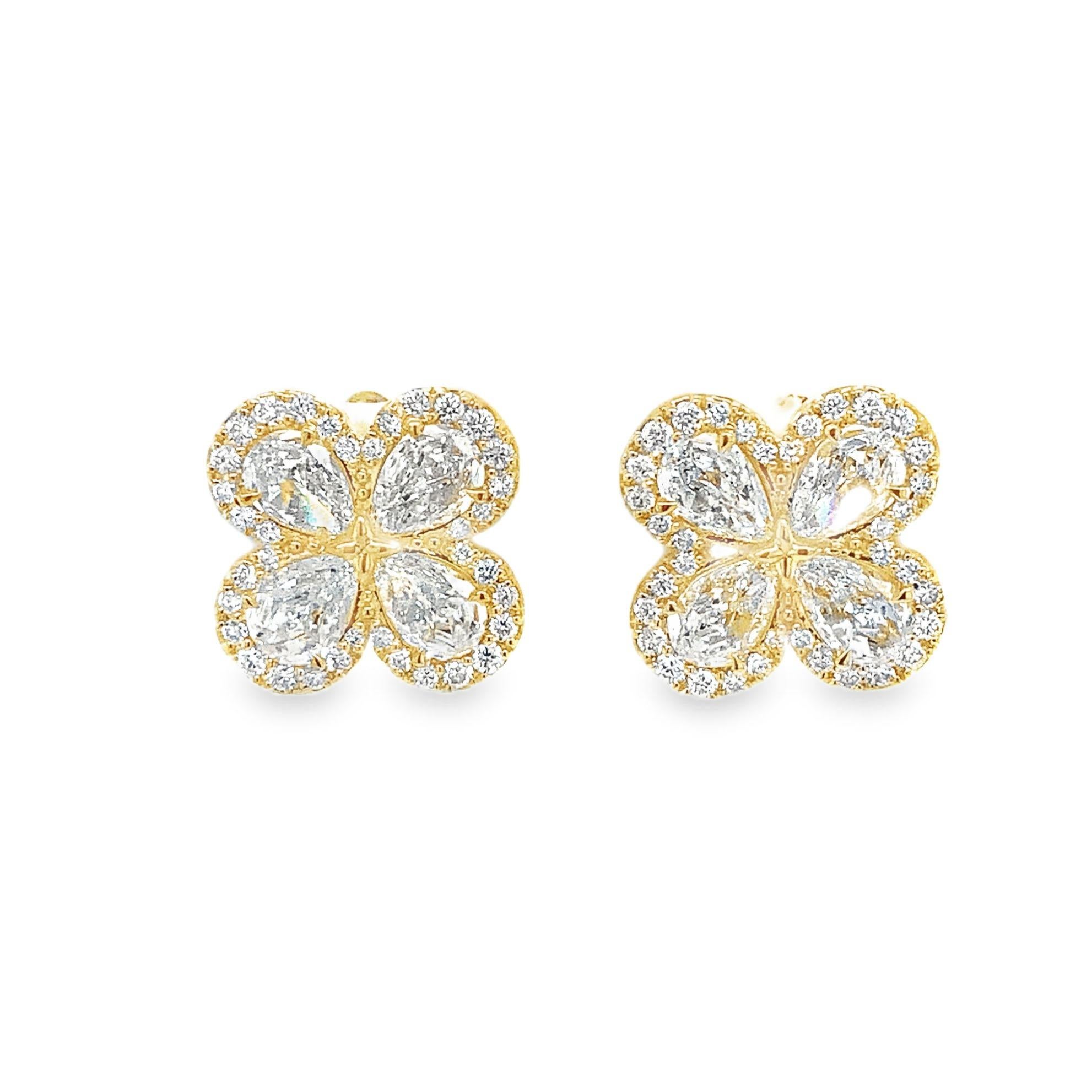 Christopher Designs Classic L'Amour Crisscut® Pear Shaped Diamond Halo  Earring set in 18K Y/G post and clutch backing
This beautiful Alhambra design features four pear-shaped center stones and is beautifully accented with 36 pave Diamonds.
8