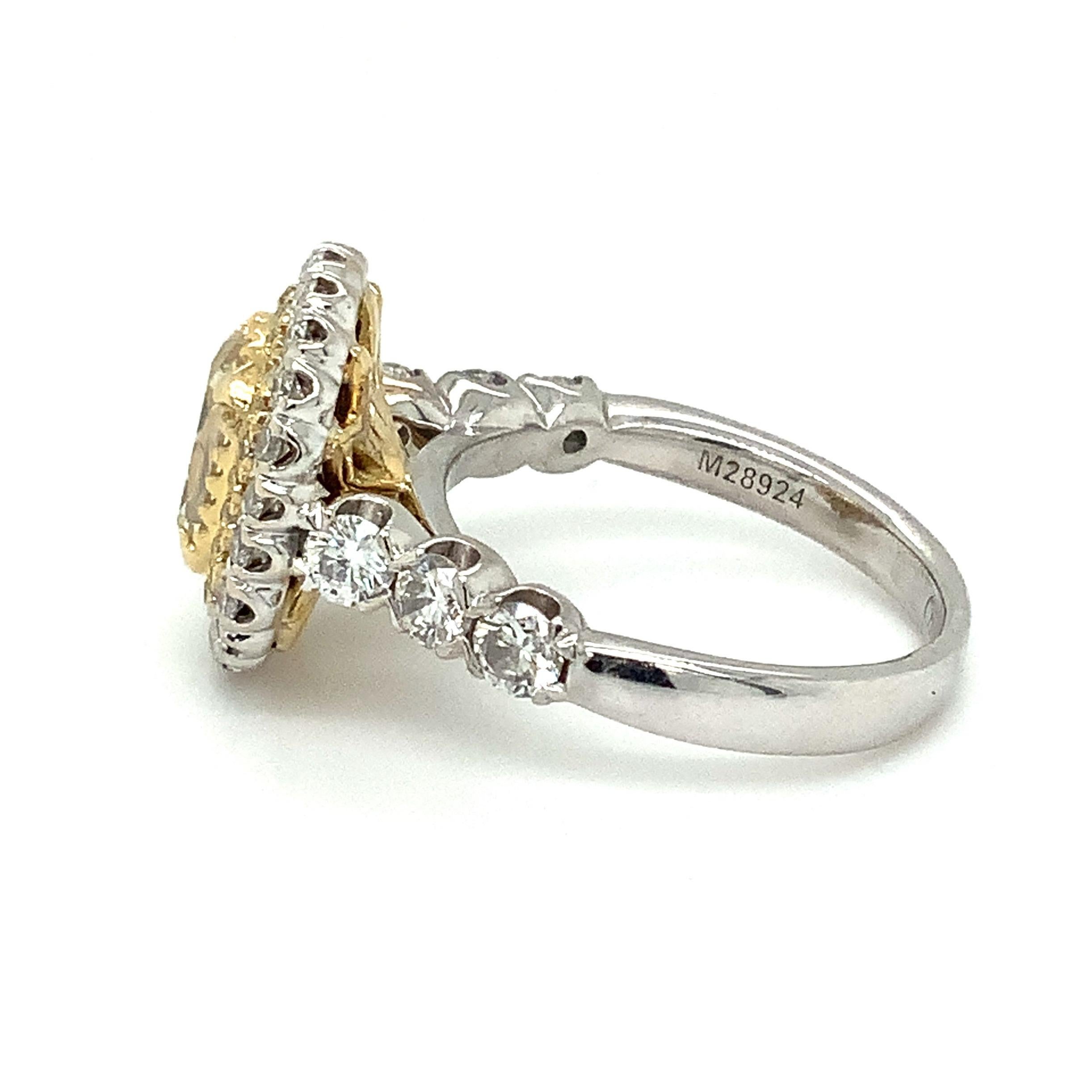 Christopher Designs L'Amour Crisscut Light Fancy Yellow Diamond Ring Set in 18K (Rundschliff) im Angebot