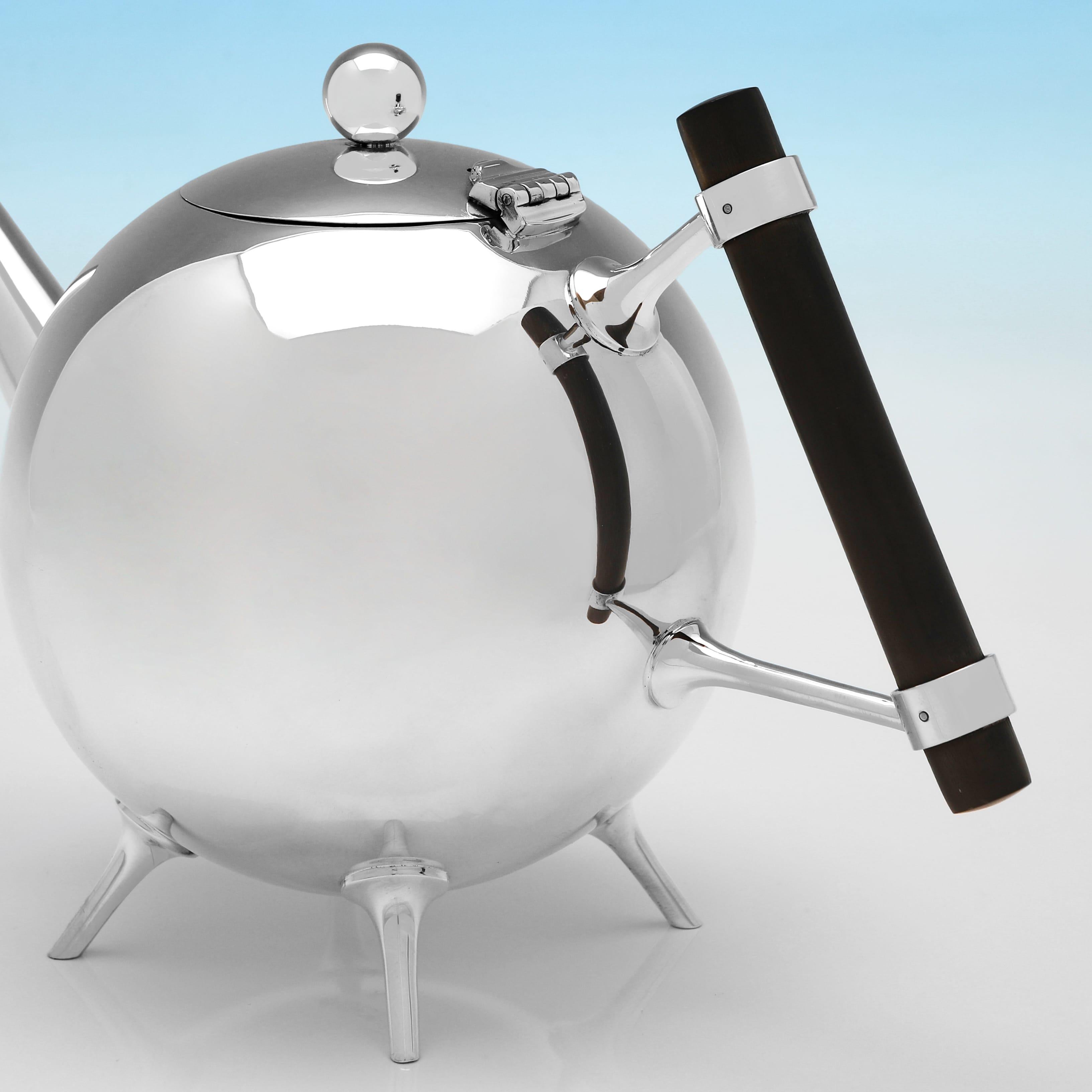 Juego de té y café en plata de ley diseño Christopher Dresser de Asprey 1995 Inglés en venta