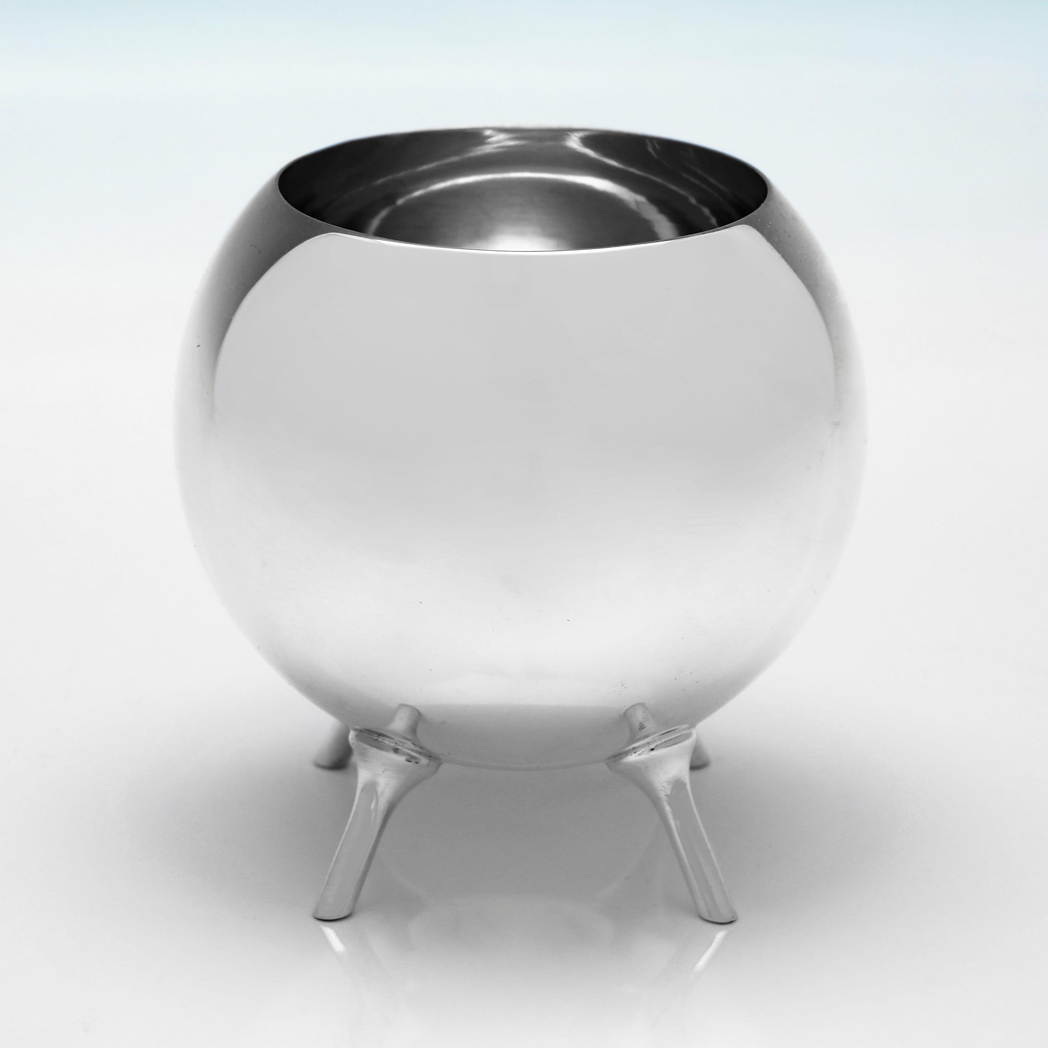 Juego de té y café en plata de ley diseño Christopher Dresser de Asprey 1995 en venta 1
