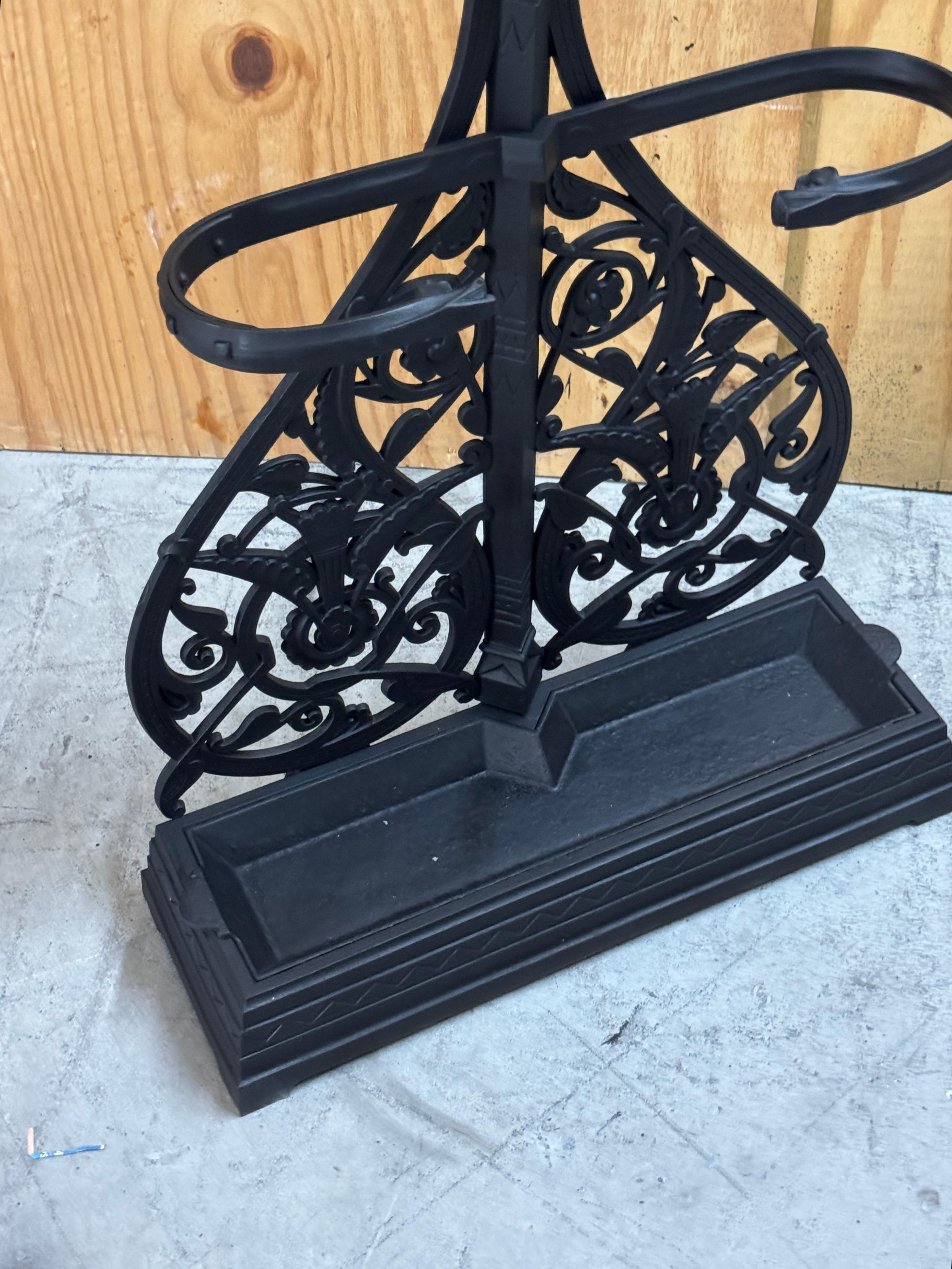 Christopher Dresser für Coalbrookdale, Cast Iron Aesthetic Movement Hall Stand im Angebot 1