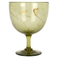 Christopher Dresser pour James Coupar Vase en forme de gobelet à pied en verre Clutha