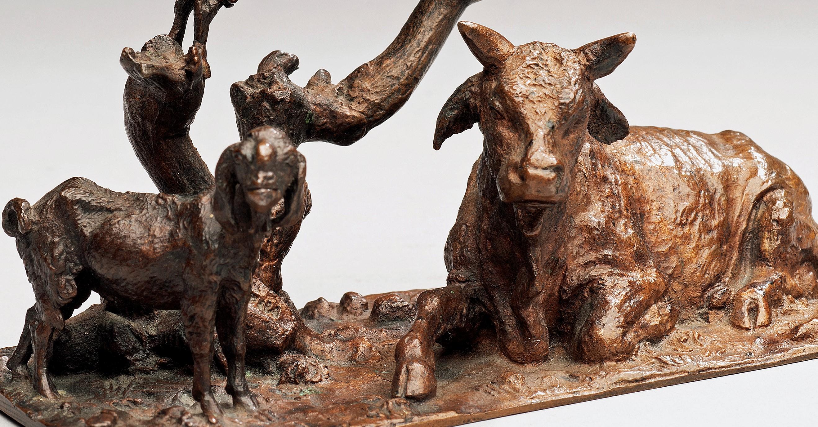 Miniature de basse-cour en bronze antique avec un taureau, un mouton et une chèvre circa 1860, France en vente 3
