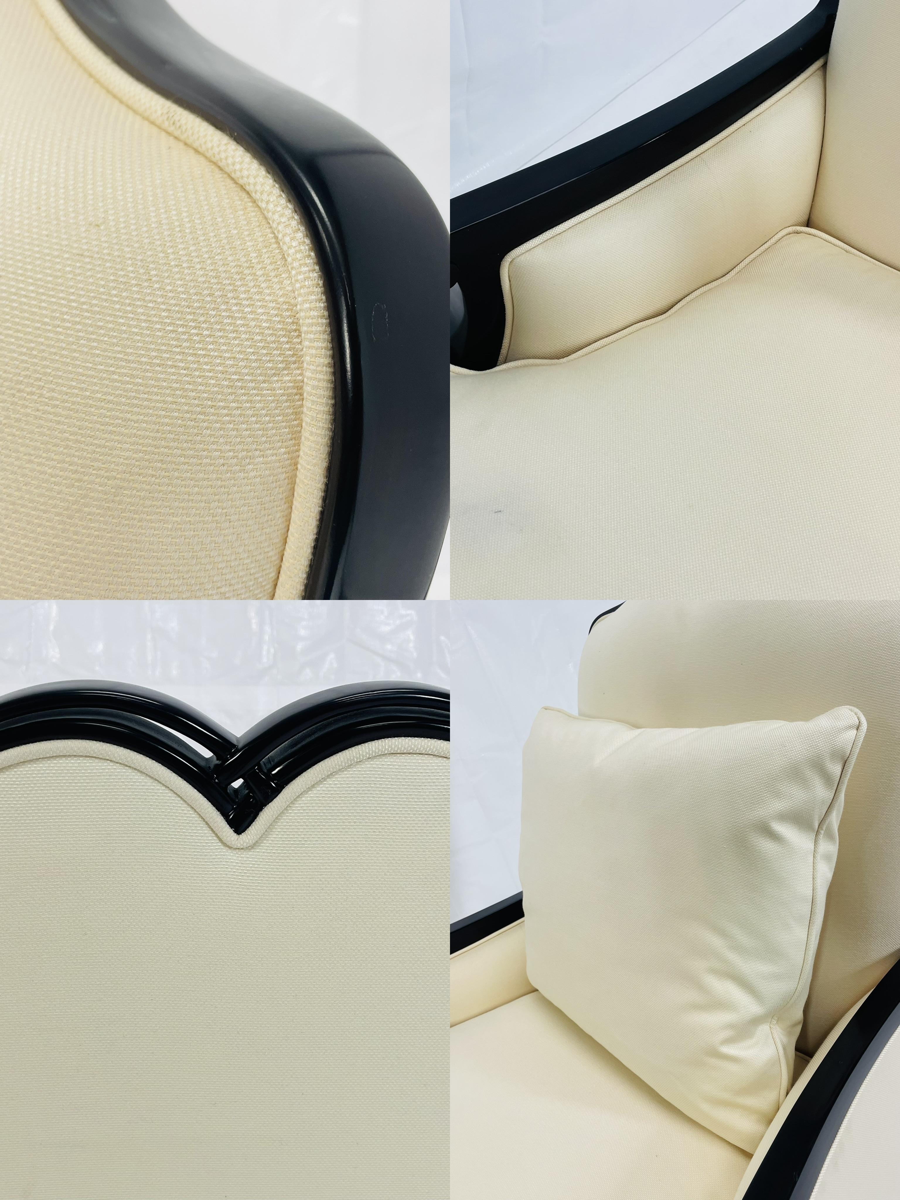 Christopher Guy French Regency Style Lounge Chair & Ottoman in Creme gepolstert im Angebot 10