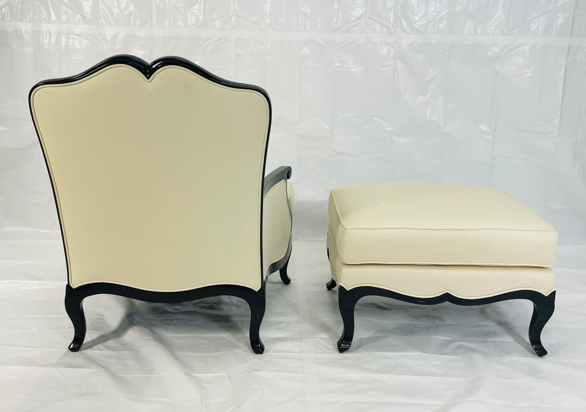 Christopher Guy French Regency Style Lounge Chair & Ottoman in Creme gepolstert im Angebot 2