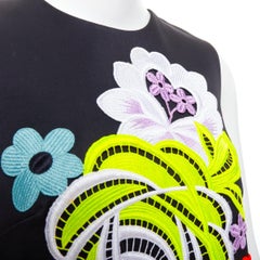 Christopher Kane 2016 canottiera nera con ricamo floreale al neon UK12 L.
