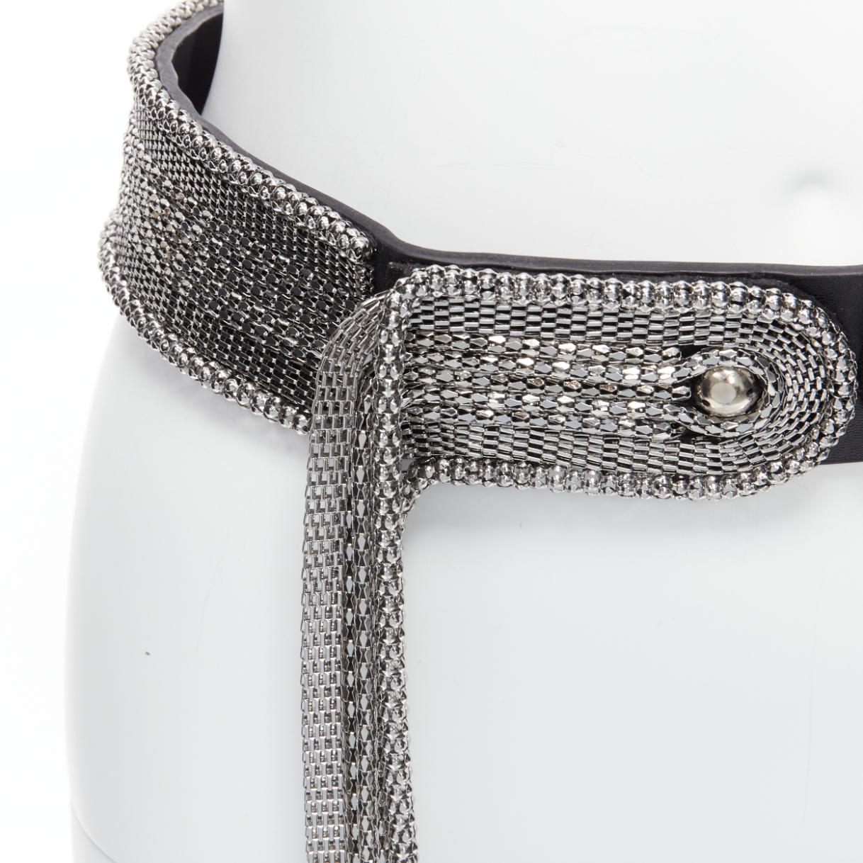 CHRISTOPHER KANE 2023 silver dangling chain black leather statement waist belt S
Reference: AAWC/A00501
Brand: Christopher Kane
Collection: 2023
Material: Metal, Leather
Color: Silver, Black
Pattern: Solid
Closure: Snap Buttons
Extra Details: