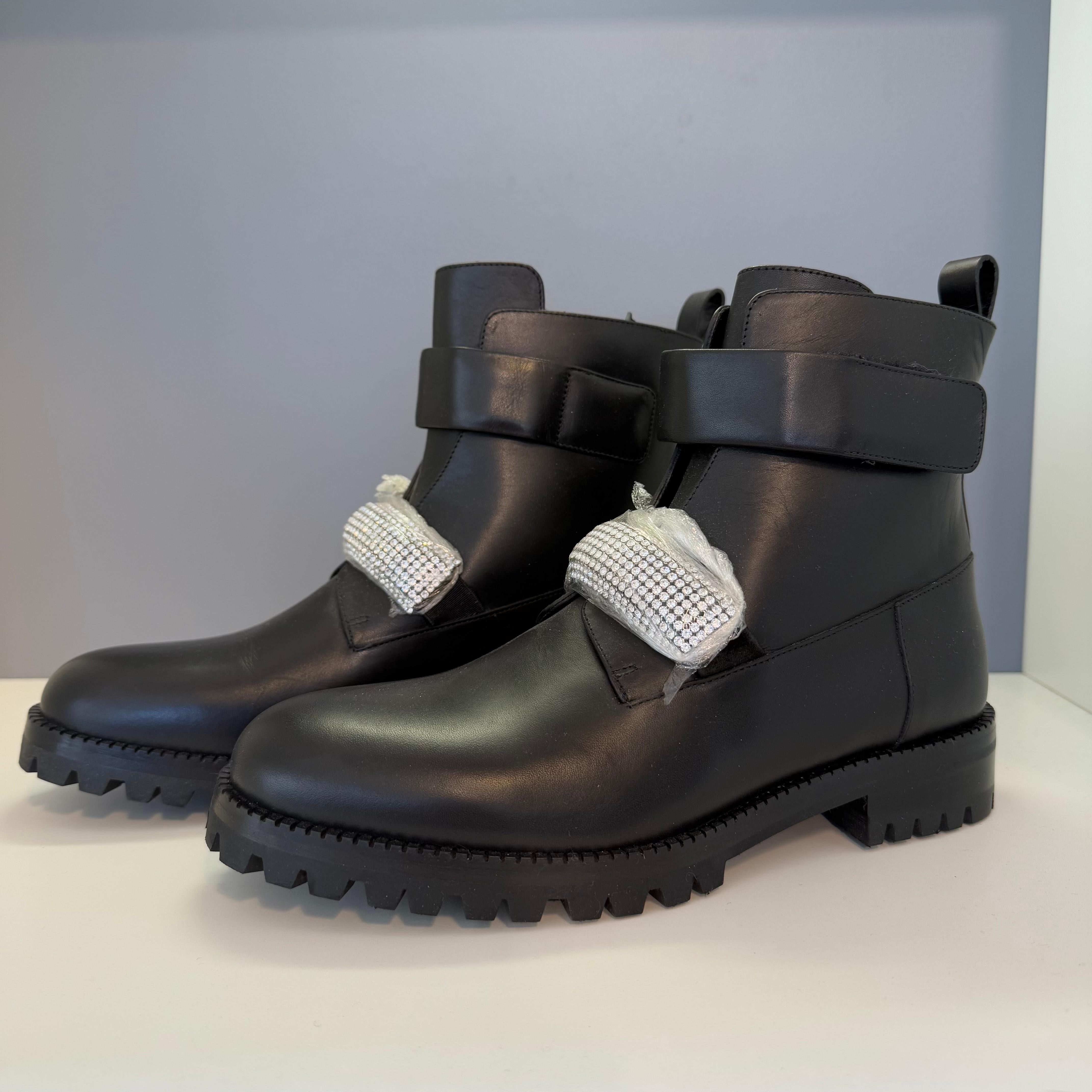 Christopher Kane half boots
Leather
Black color
Strass crystals
Sole height cm 3,5 (1,37 inches)
Original price € 690
Worldwide fast shipping included in the price