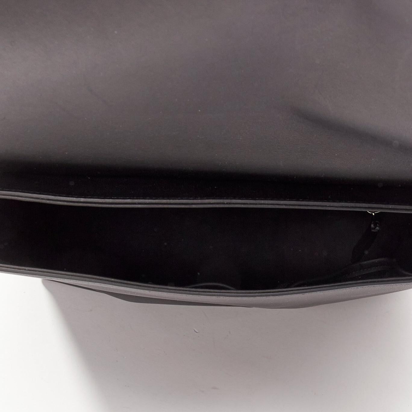 CHRISTOPHER KANE Dual schwarz-gelbe Umhängetasche aus Leder mit Kunststoffarmband und rückenfreiem Riemen im Angebot 5