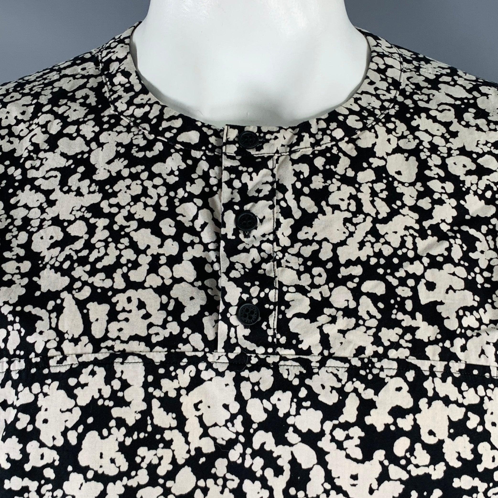 Gray CHRISTOPHER KANE Size XXL Black White Splattered Cotton Short Sleeve Shirt For Sale