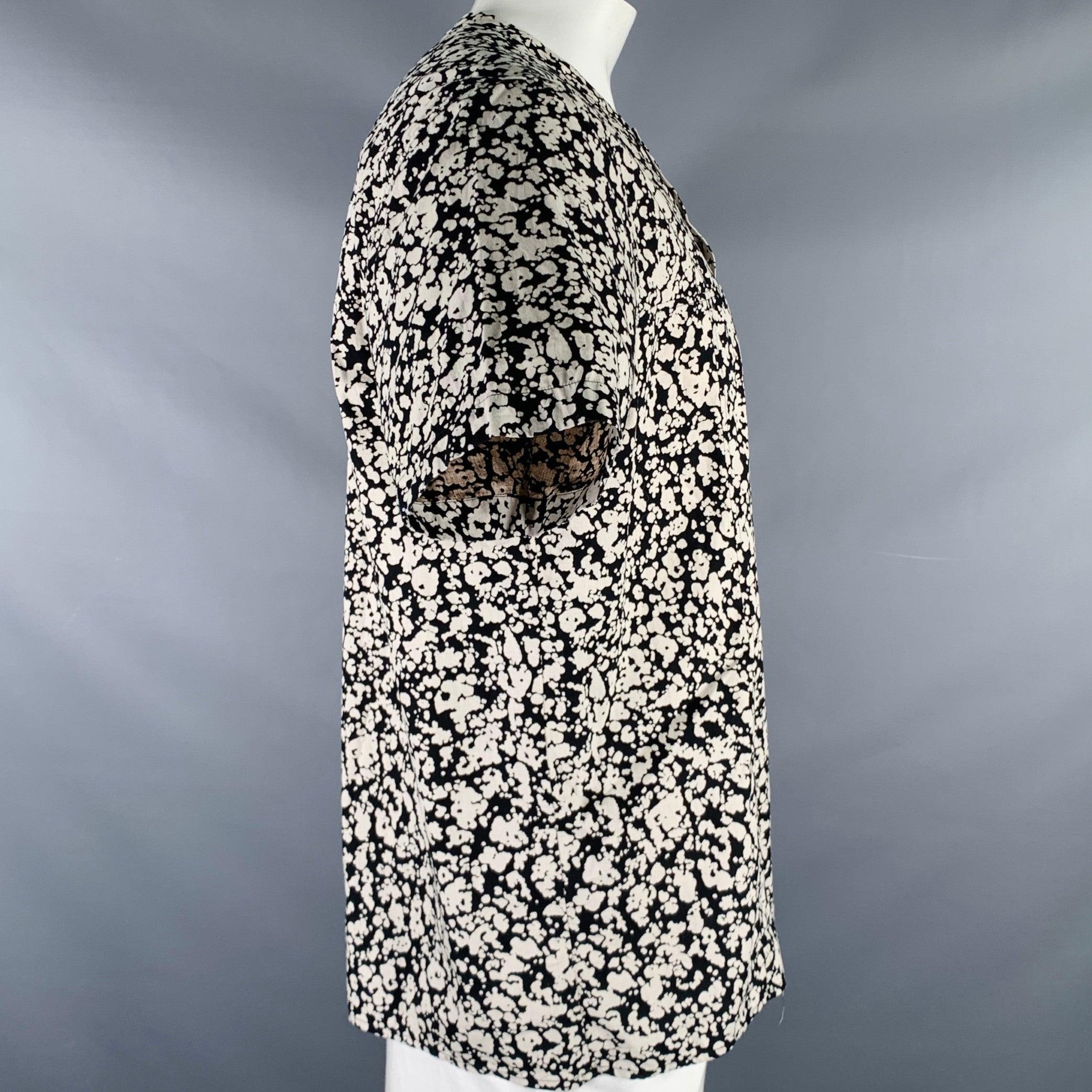 CHRISTOPHER KANE Size XXL Black White Splattered Cotton Short Sleeve Shirt In Excellent Condition For Sale In San Francisco, CA