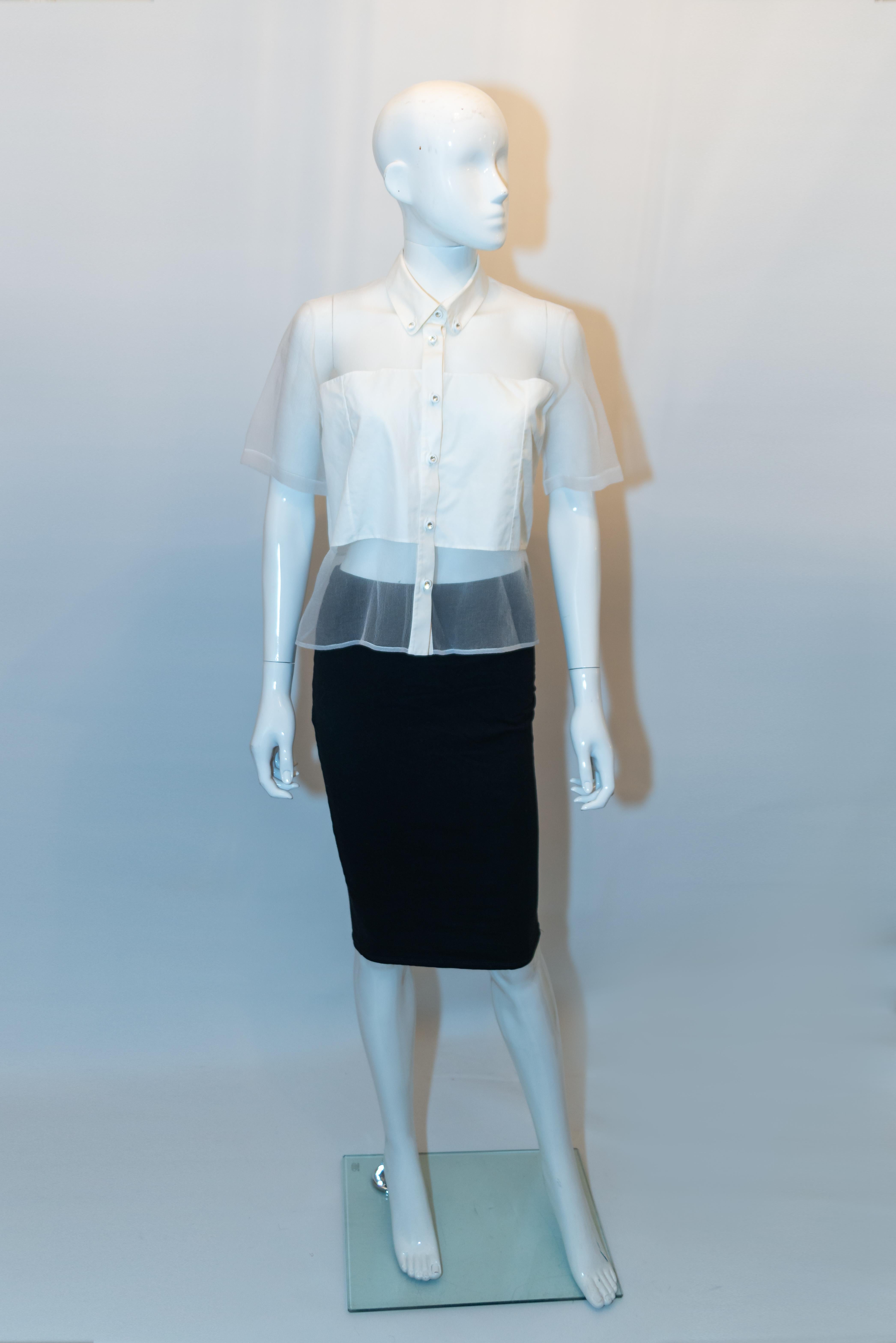 Bleu Christopher Kane - Chemise blanche avec panneaux transparents et boutons Swarovski en vente