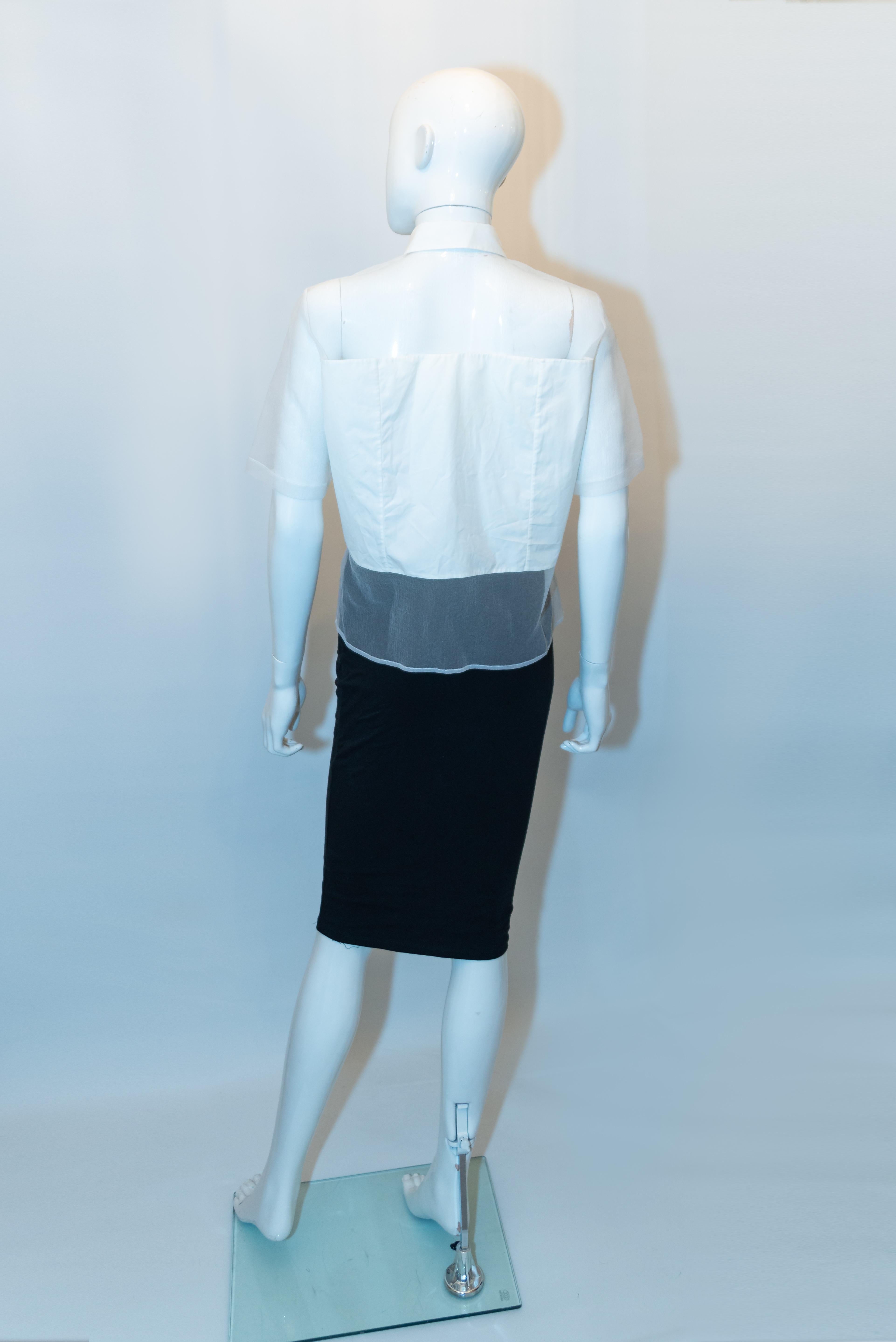 Christopher Kane - Chemise blanche avec panneaux transparents et boutons Swarovski en vente 1