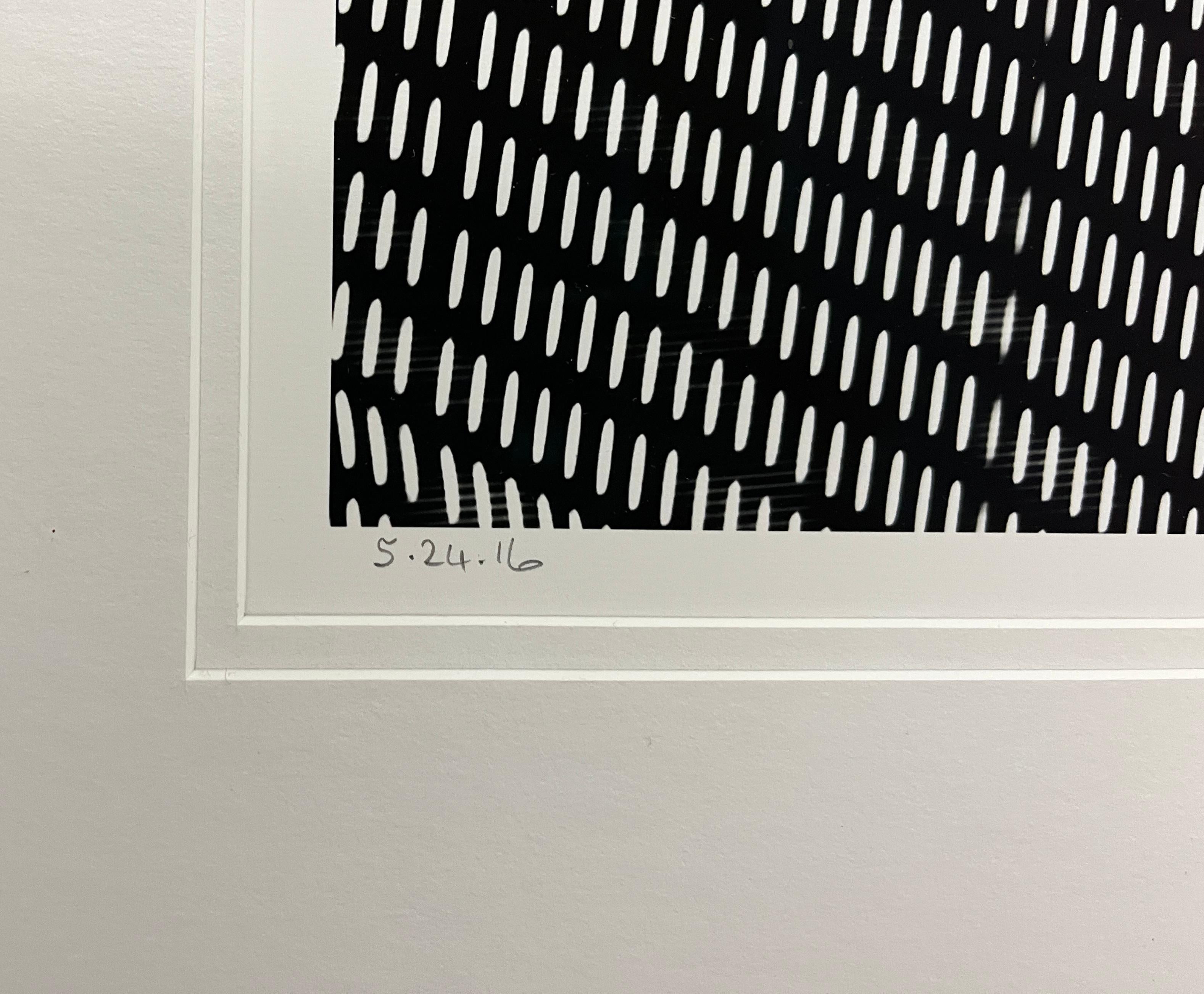 Kreuzschraffur – Photograph von Christopher Kennedy (Photo Luminism)