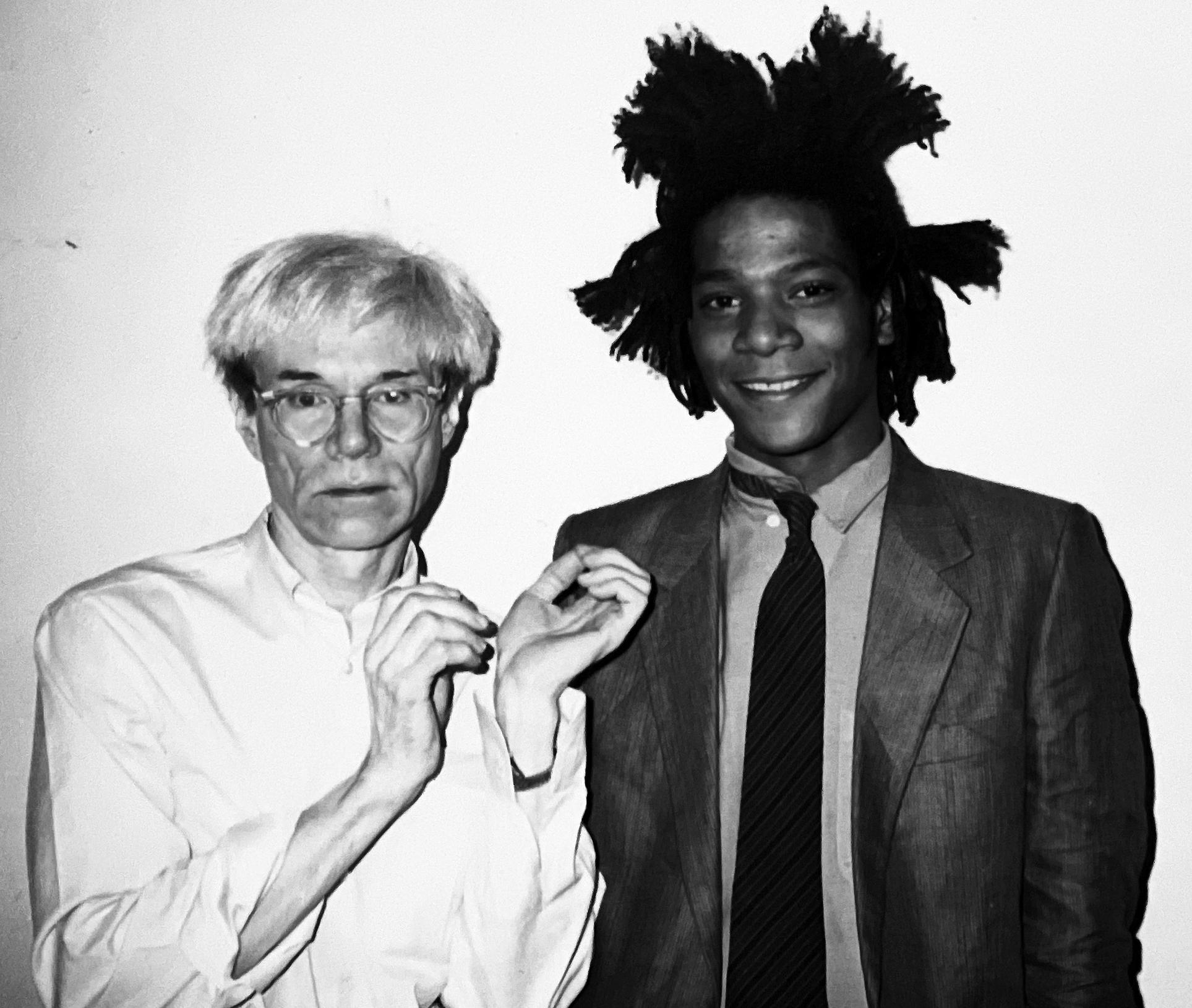 Warhol und Basquiat, Schwarz-Weiß-Fotografieporträt berühmter Künstler – Photograph von Christopher Makos