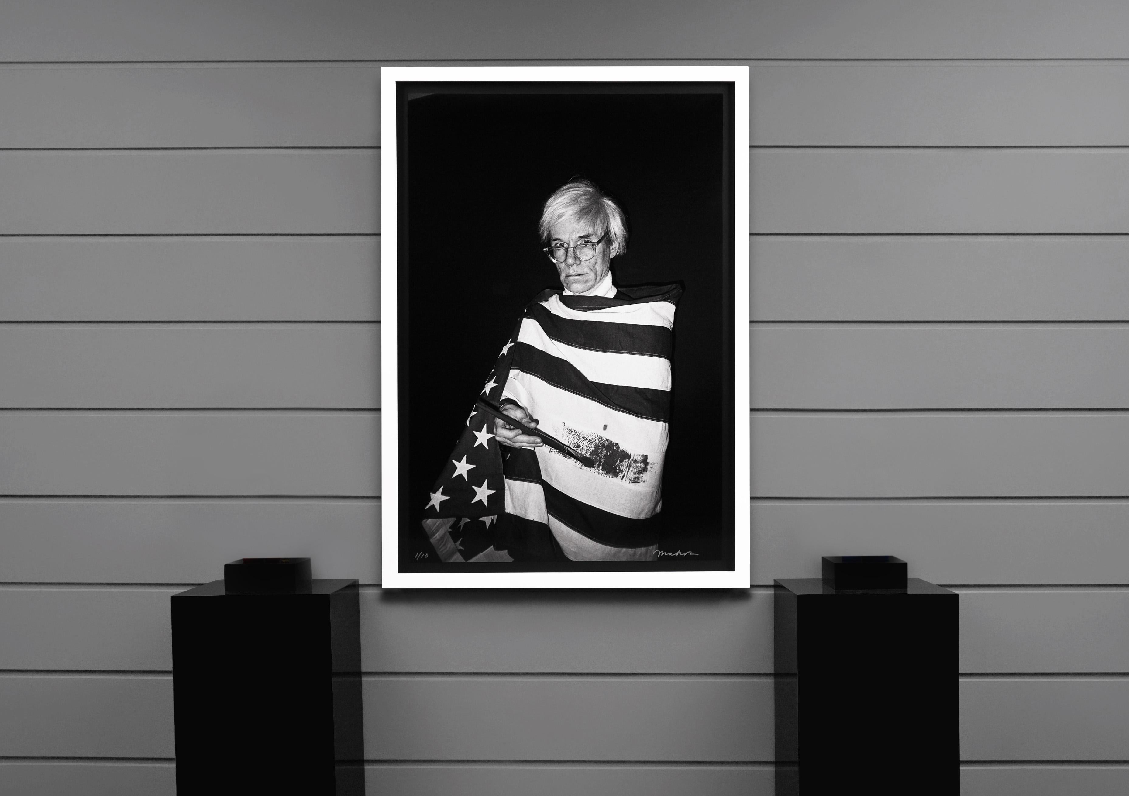 Warhols America Schwarz-Weiß-Druck  (1982), 2020 – Photograph von Christopher Makos