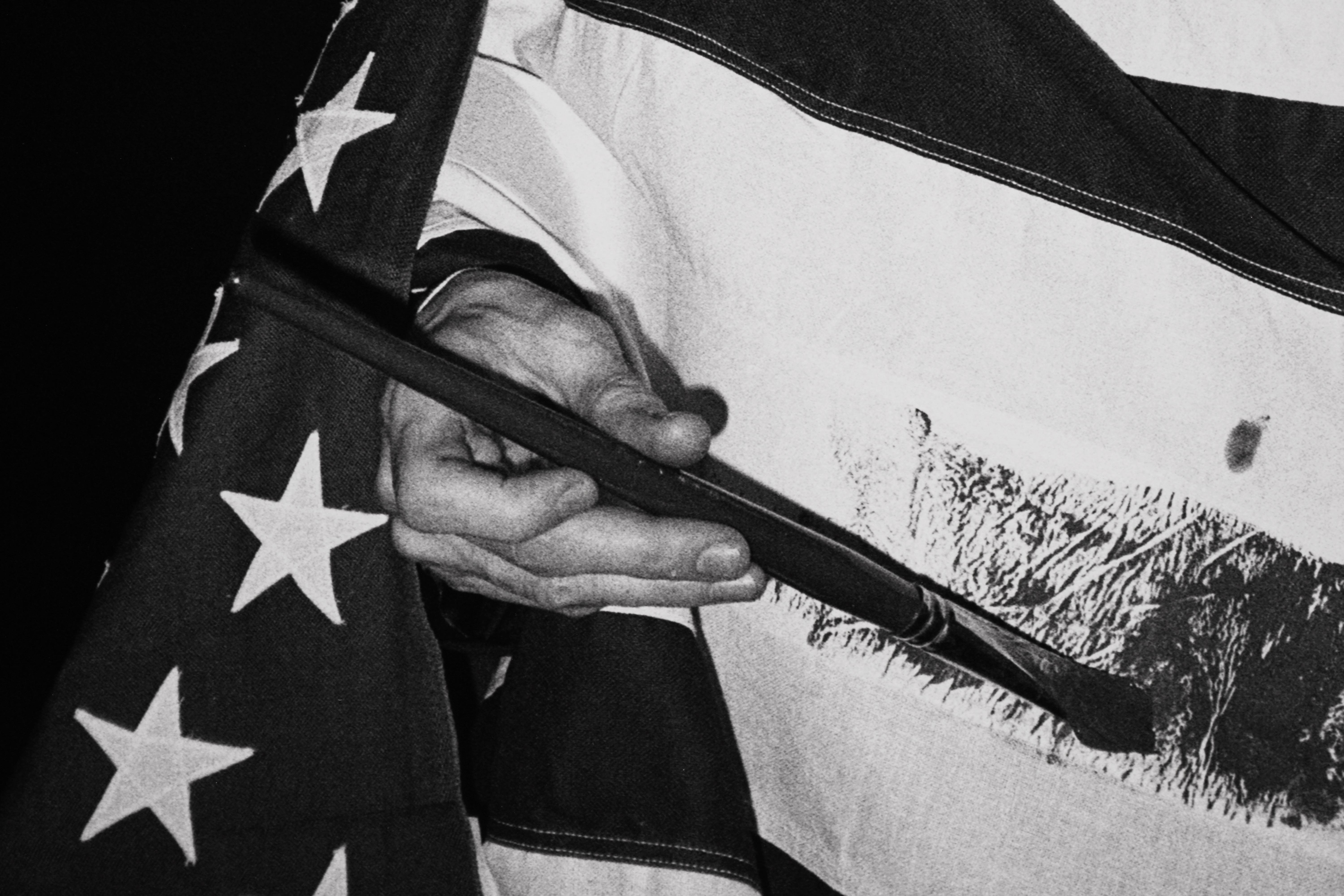 Warhols America Schwarz-Weiß-Druck  (1982), 2020 im Angebot 2