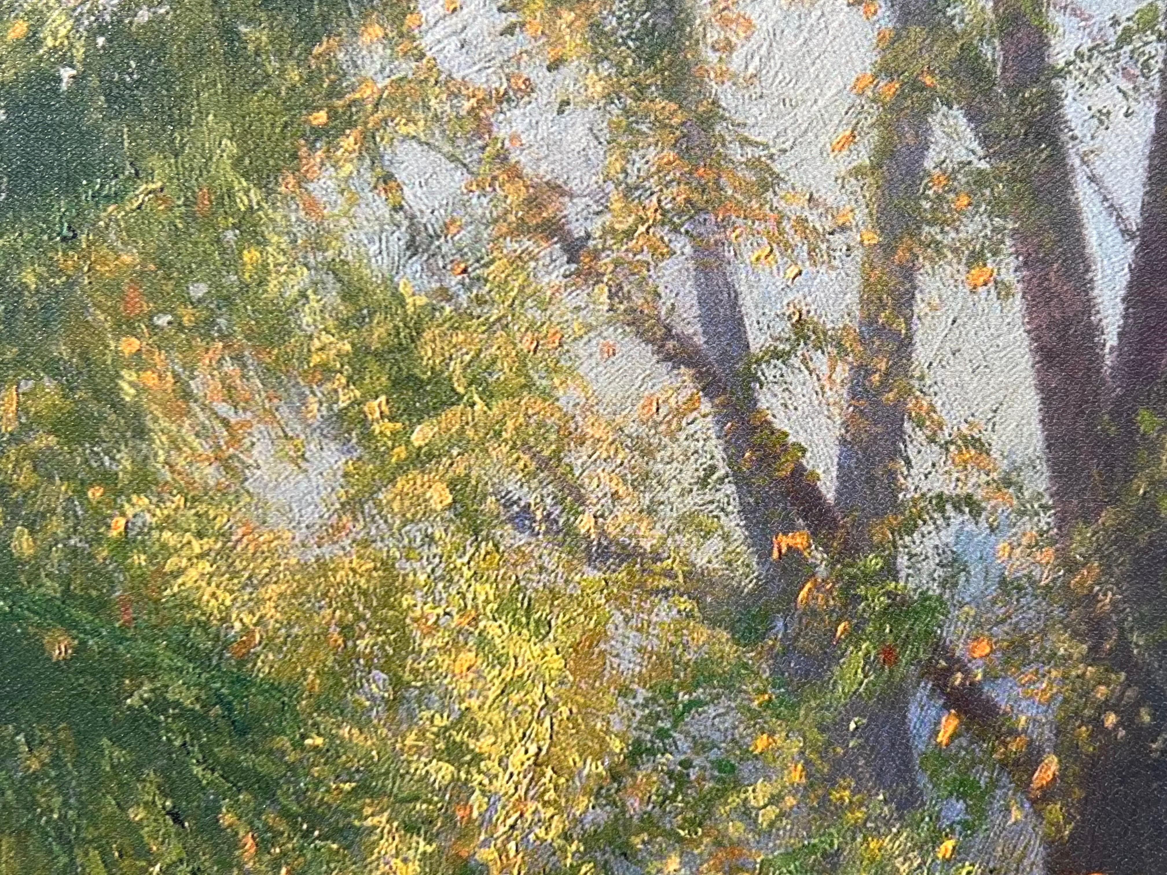 Un couple se promenant dans le parc avec le soleil couchant à travers les arbres par un artiste anglais en vente 5