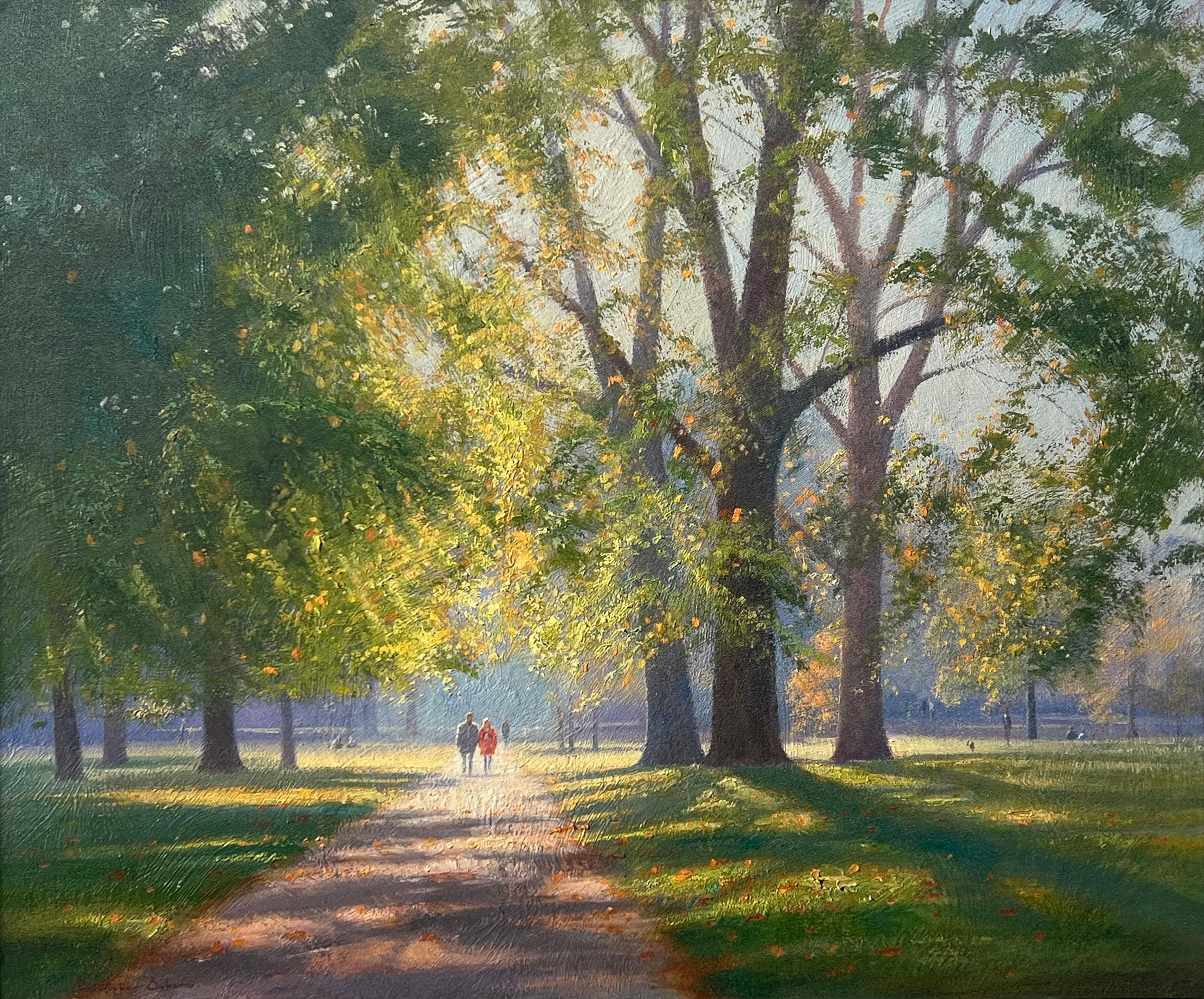 Un couple se promenant dans le parc avec le soleil couchant à travers les arbres par un artiste anglais en vente 10