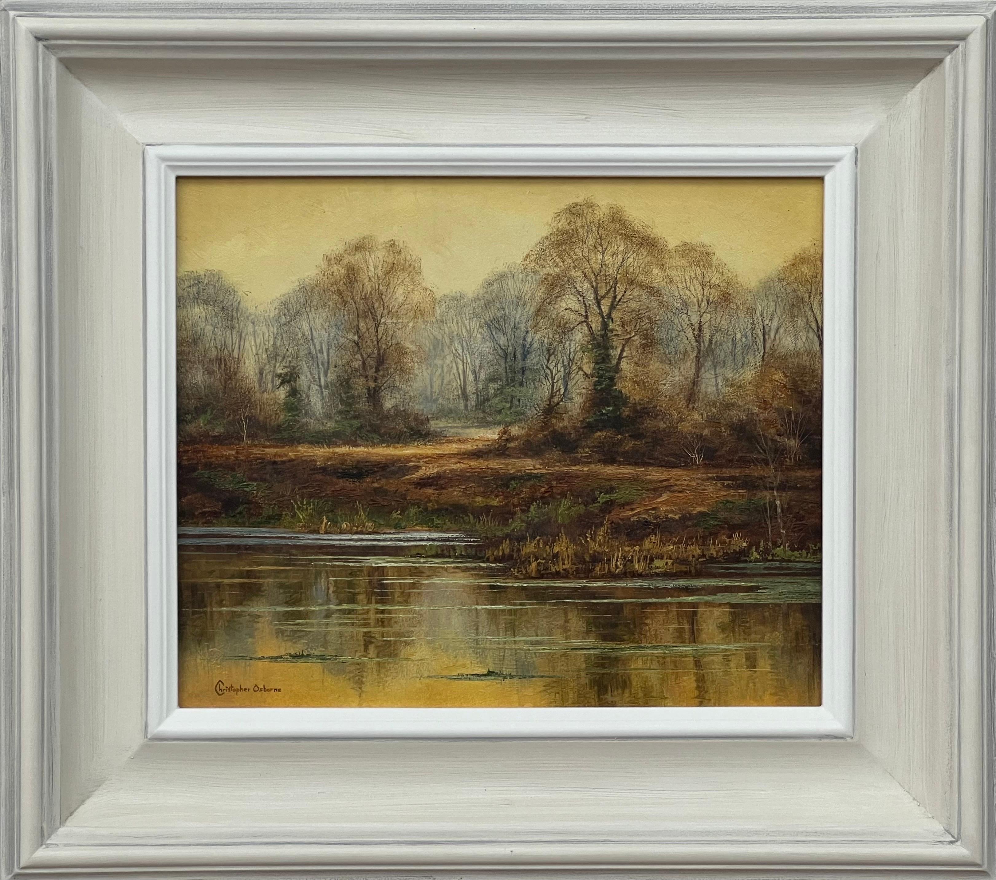 Landscape Painting Christopher Osborne - The Reflections on Forest Pond in the English Countryside with Warm Yellows & Browns (Réflexions sur un étang de forêt dans la campagne anglaise avec des jaunes et des bruns chauds)