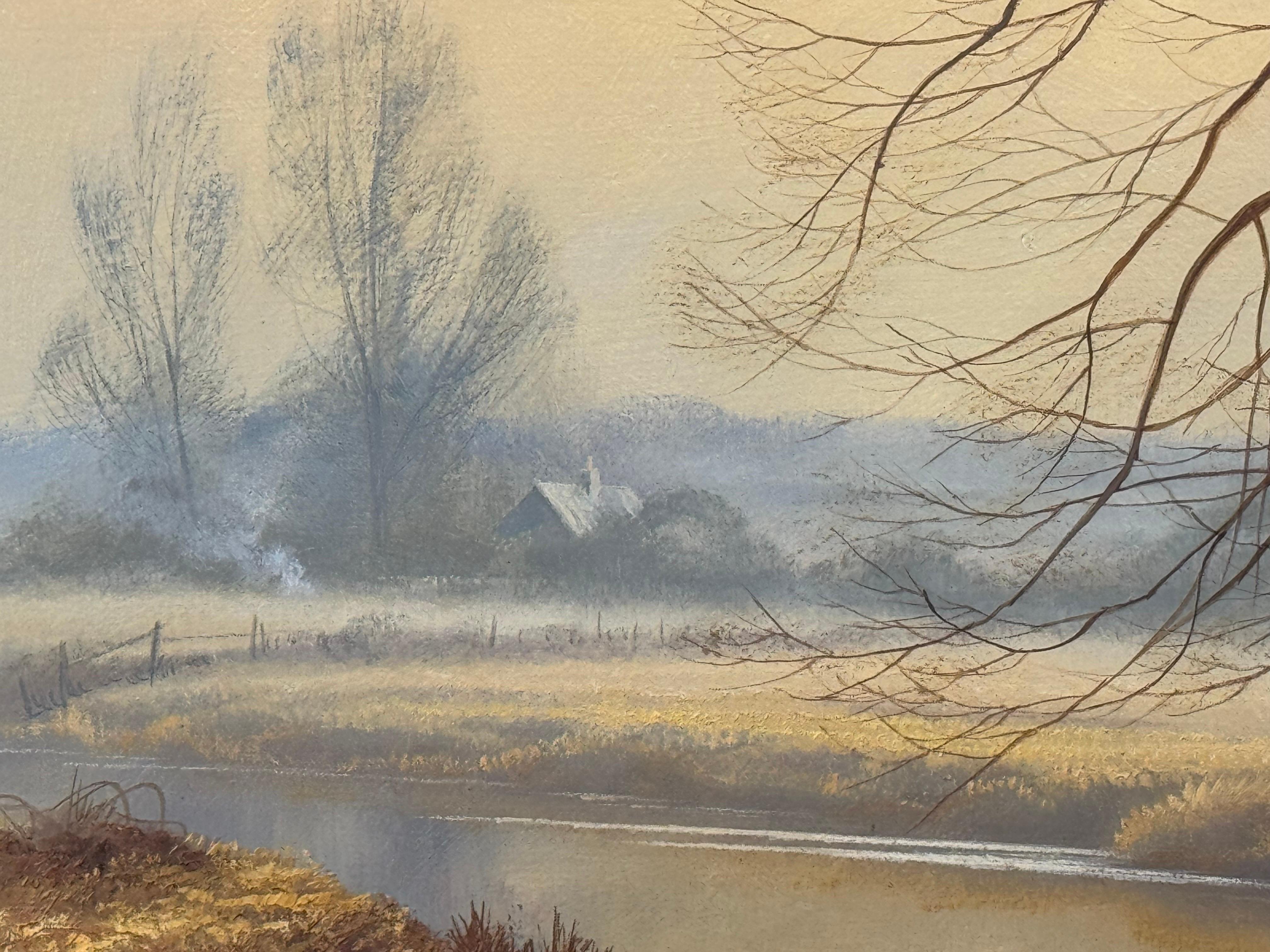 Paisaje brumoso de río amarillo dorado con árboles invernales en la campiña inglesa, del artista británico del siglo XX Christopher Osborne.

El arte mide 16 x 12 pulgadas
El marco mide 22 x 18 pulgadas

Firmado, óleo sobre tabla, presentado en un