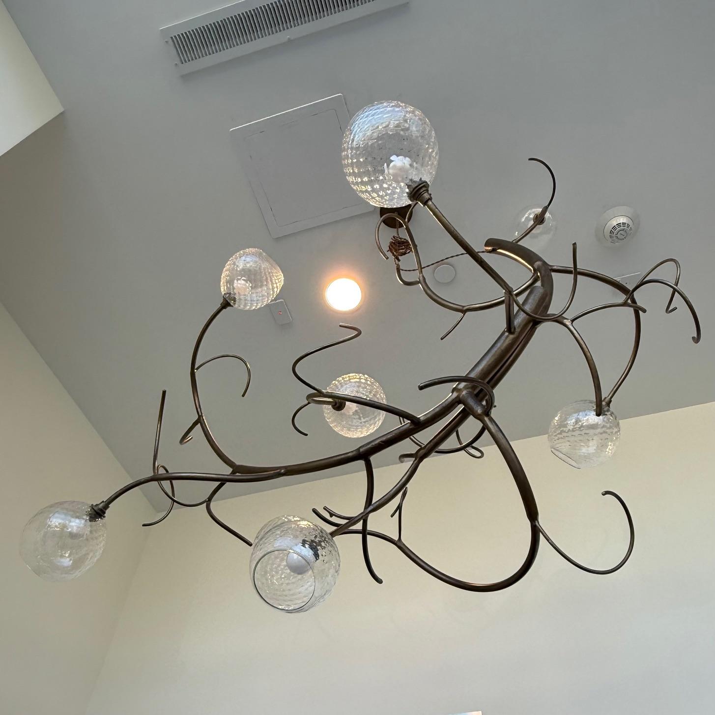Organique Christopher Poehlmann, lustre à branches massif, moderne et sculptural, verre soufflé en vente