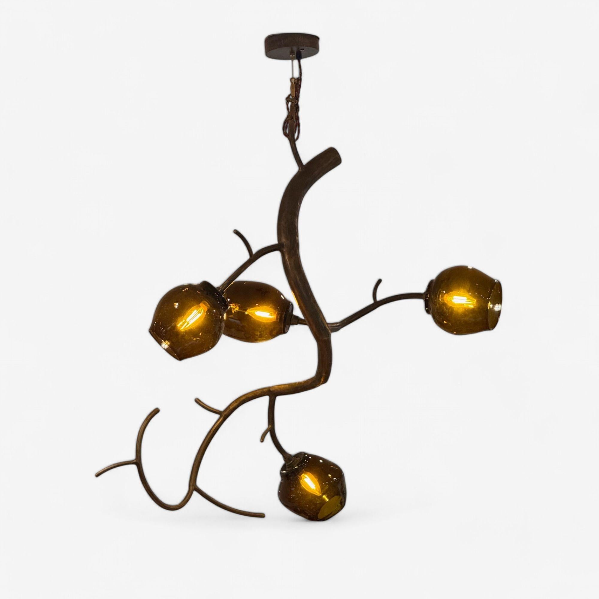 XXI secolo e contemporaneo Christopher Poehlmann, Lampadario moderno a sospensione Christopher Blossom, vetro argentato, 21° C. in vendita