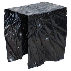 Christopher Prinz „Wrinkled Stool“ aus schwarzem Oxide (Rauch)