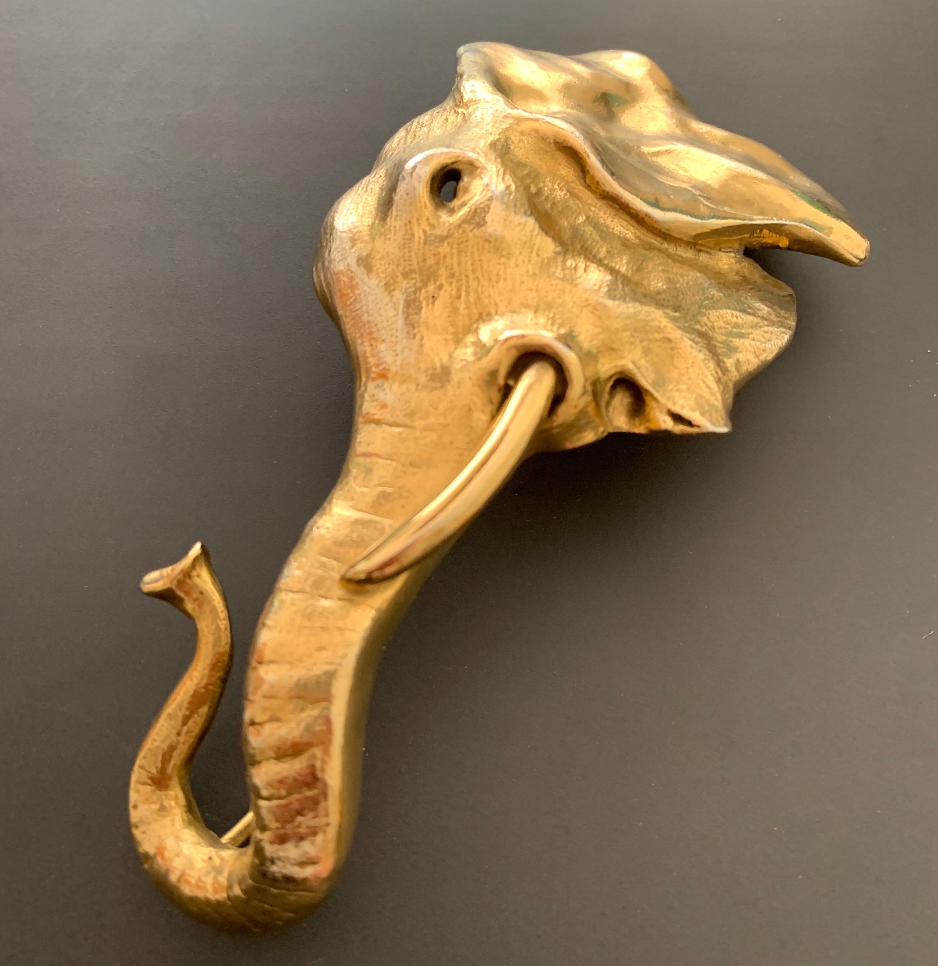 Christopher Ross 1980 Gold Elephant Buckle.  In Good Condition For Sale In Atlanta, GA