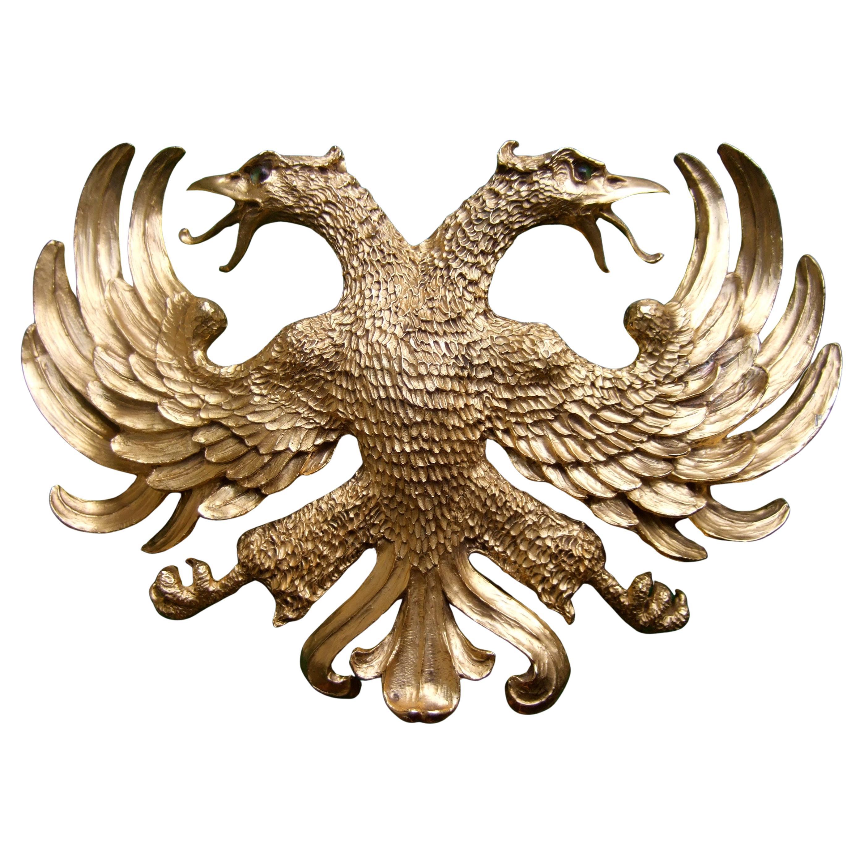 Christopher Ross Massive 24k vergoldete doppelköpfige Adler Gürtelschnalle c 1983 im Angebot