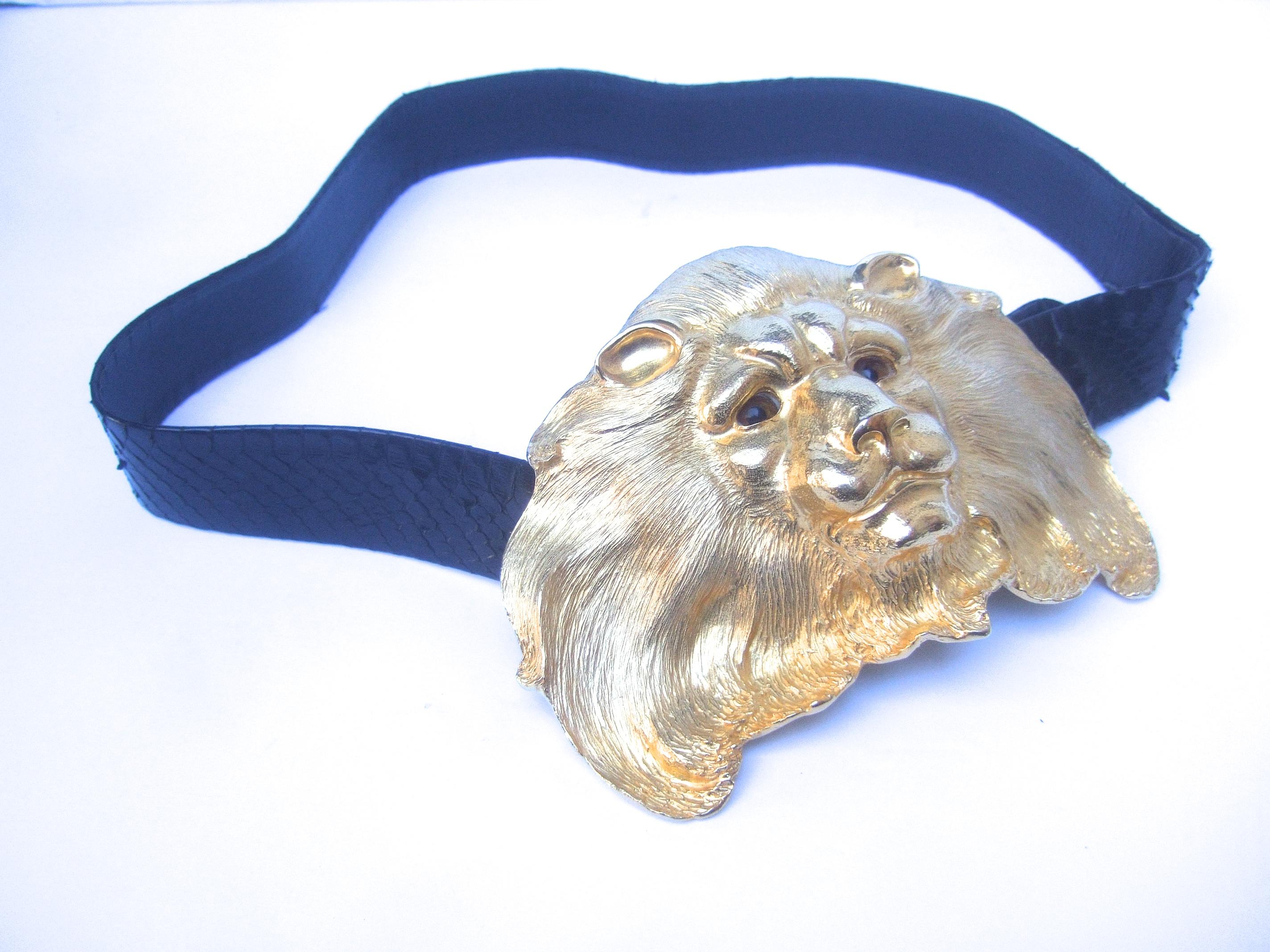 Christopher Ross Massiver vergoldeter Metallgürtel mit Löwenschnalle, um 1984 Damen im Angebot