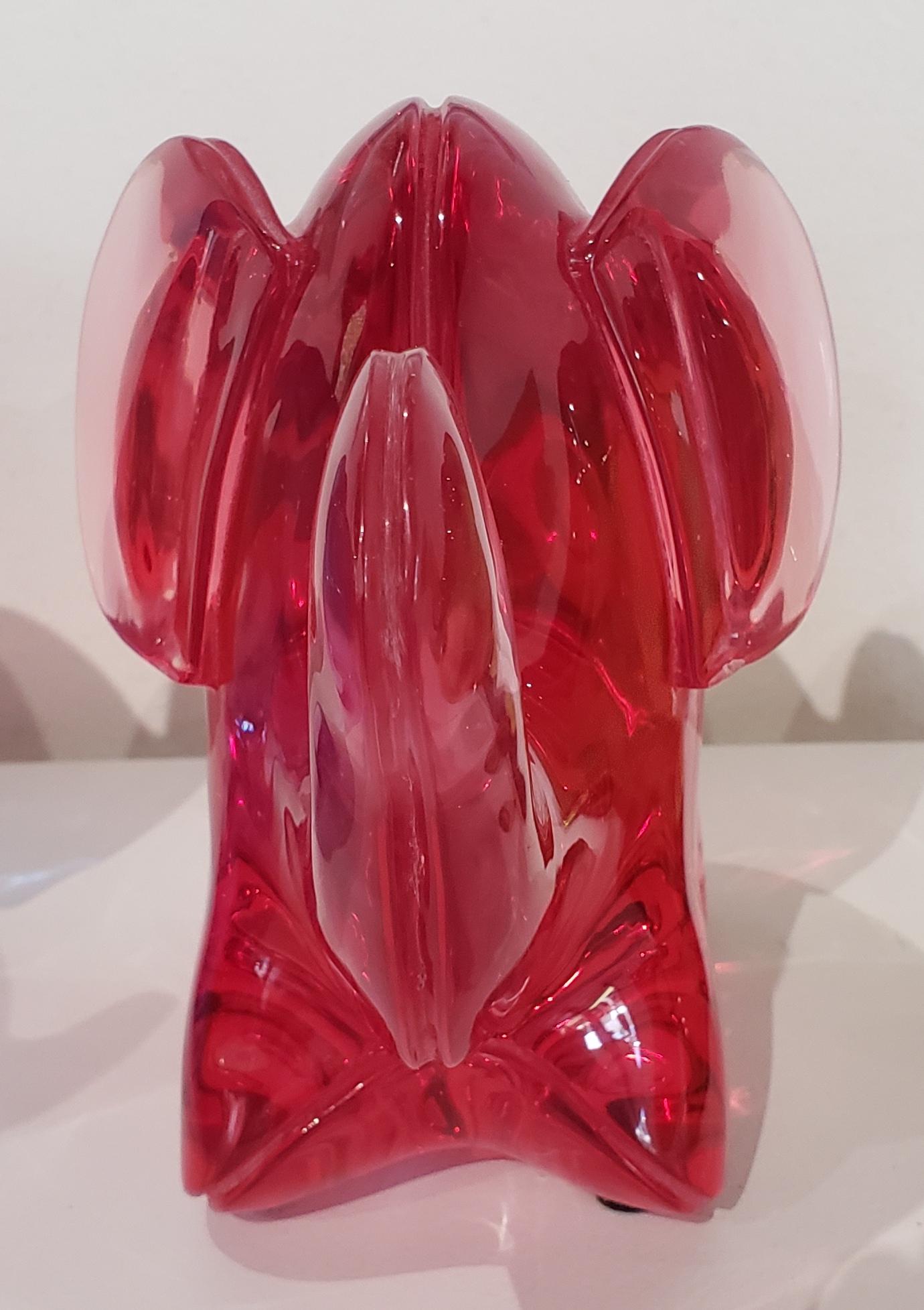 Luck Elephant Berry Red (Large) - Contemporary Sculpture by Christopher Schulz