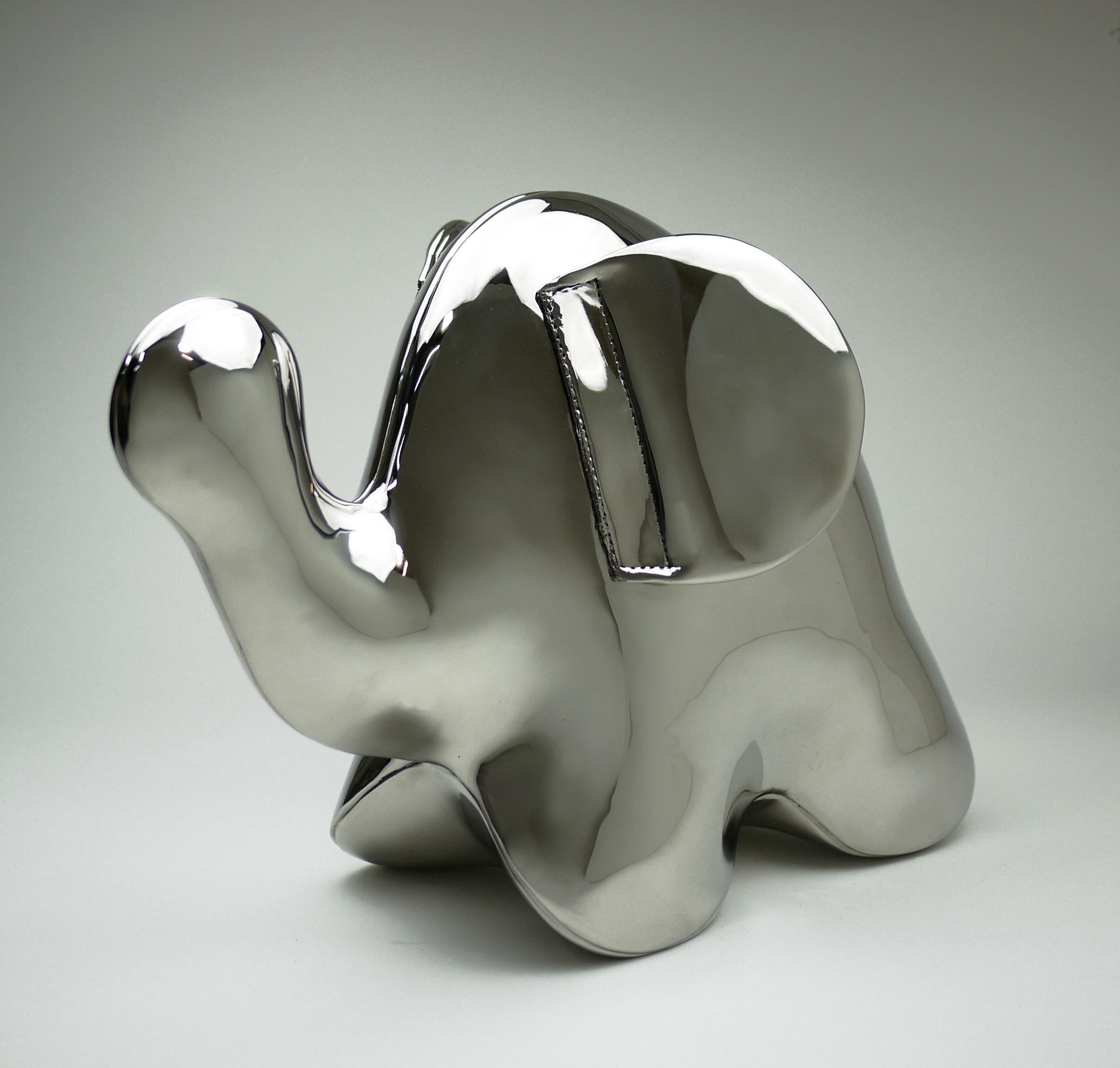 Lucky Elephant - Sculpture by Christopher Schulz