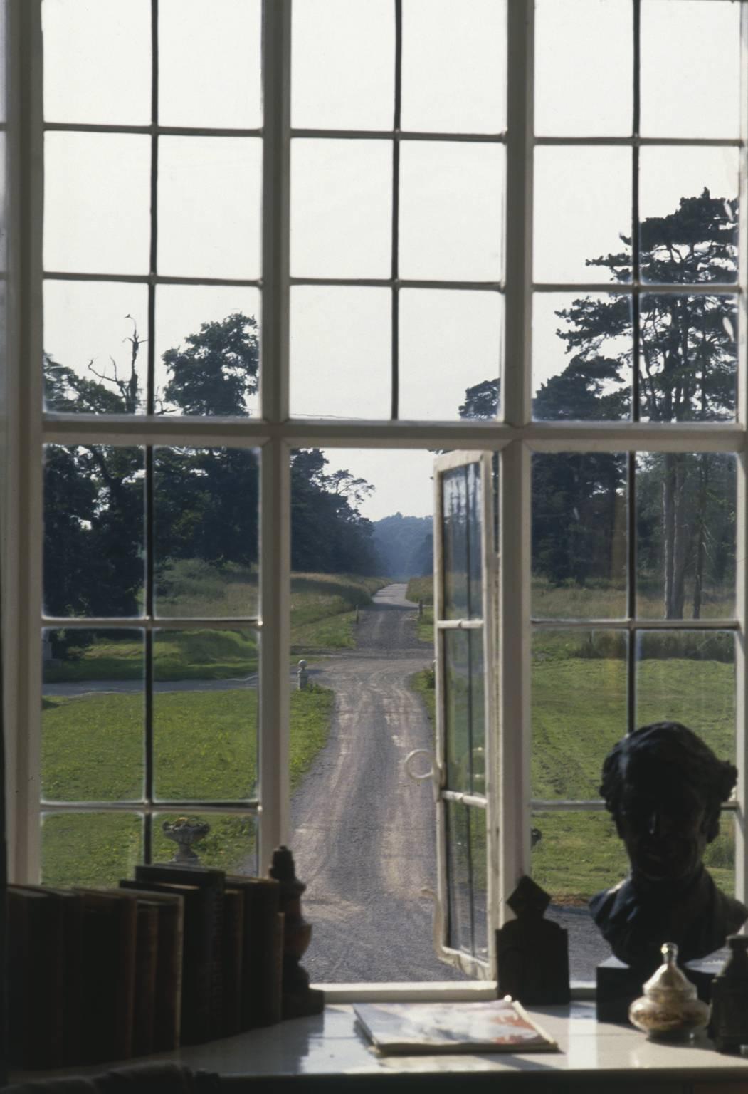 Christopher Simon Sykes Color Photograph – Hierfordshire House 1995  Signierte limitierte Auflage