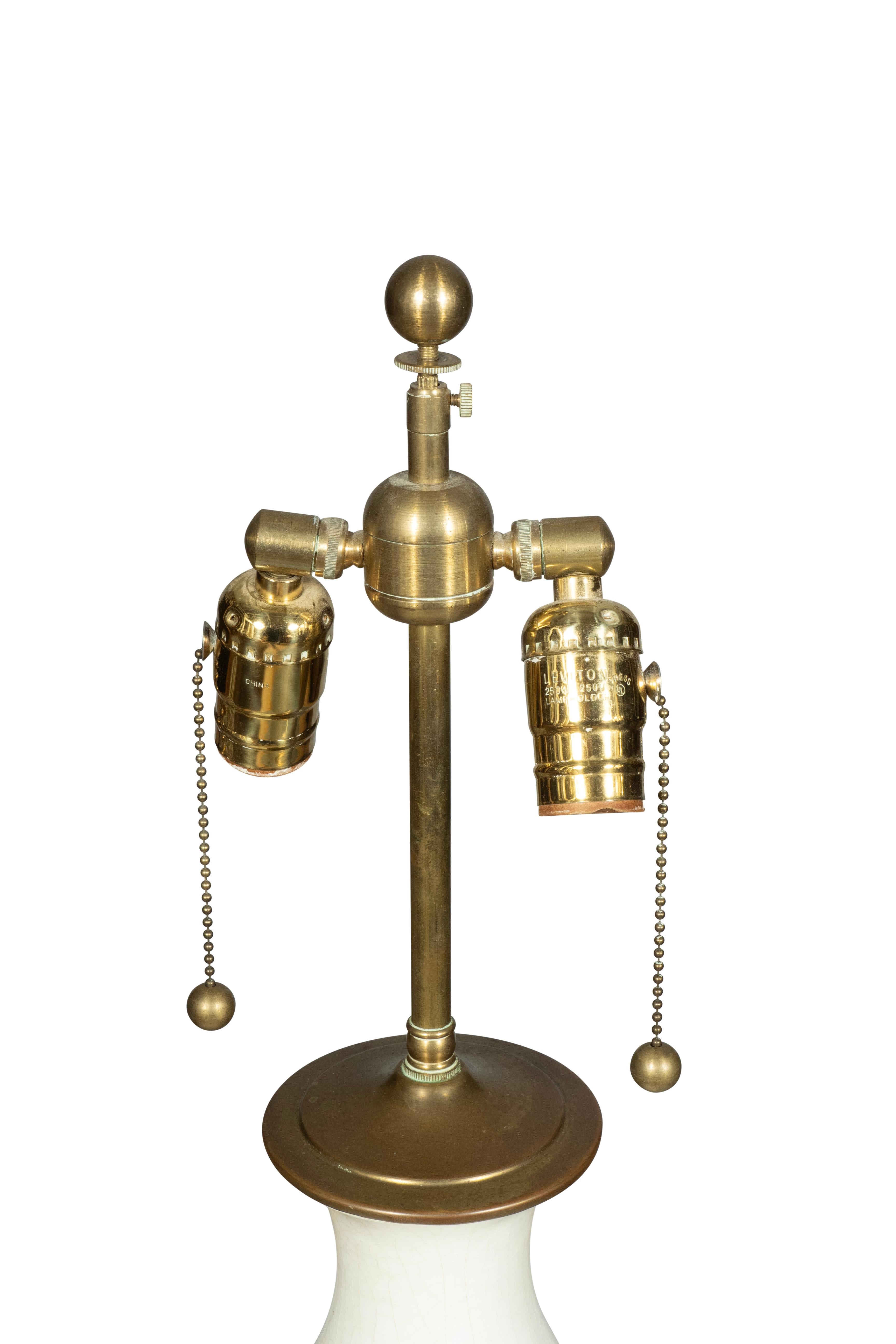 Américain Lampe de table en céramique Christopher Spitzmiller en vente
