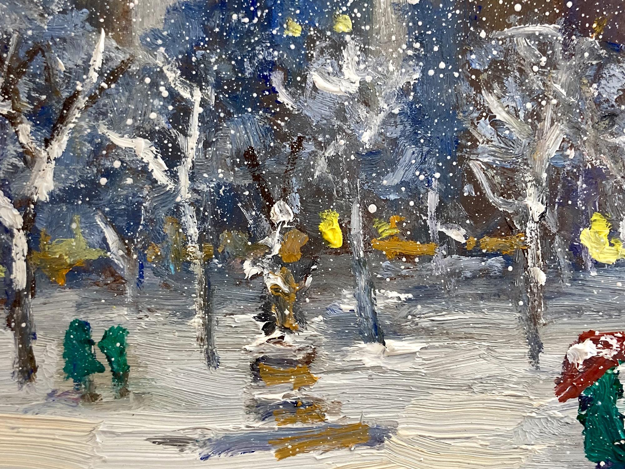 Scena impressionista della città invernale di New York che ritrae una passeggiata verso casa dopo il lavoro a Manhattan, New York City. Questo pezzo è realizzato in modo intimo ma energico. Christopher è noto per aver catturato la bellezza e la