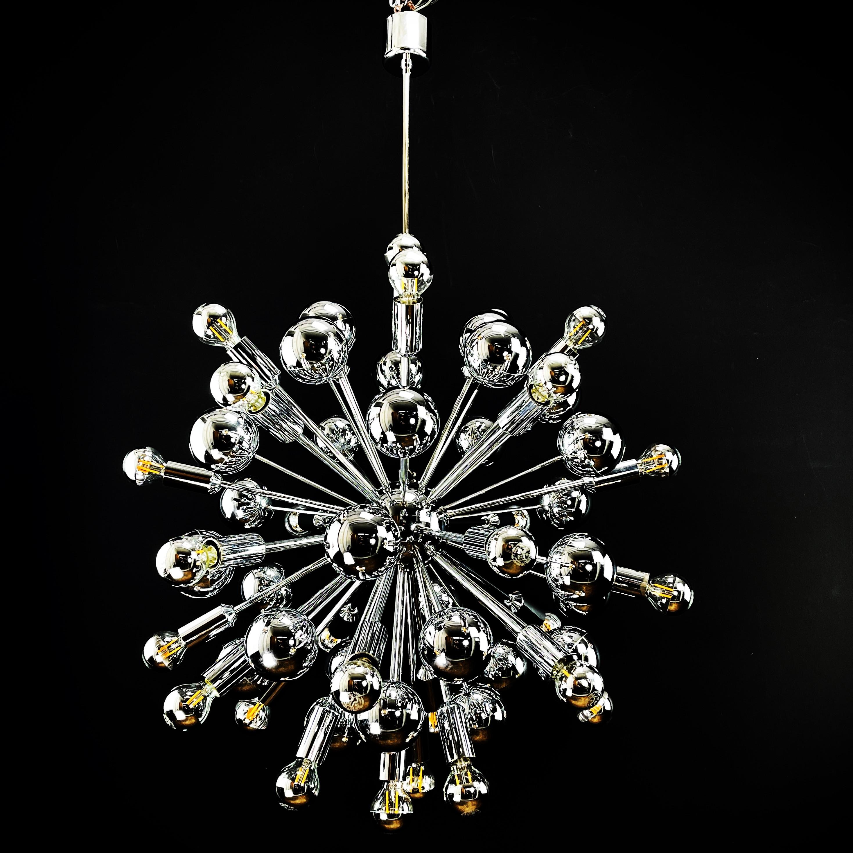 chrom Sputnik Ceiling Lamp by Cosack, 1970s In Good Condition For Sale In Saarburg, RP
