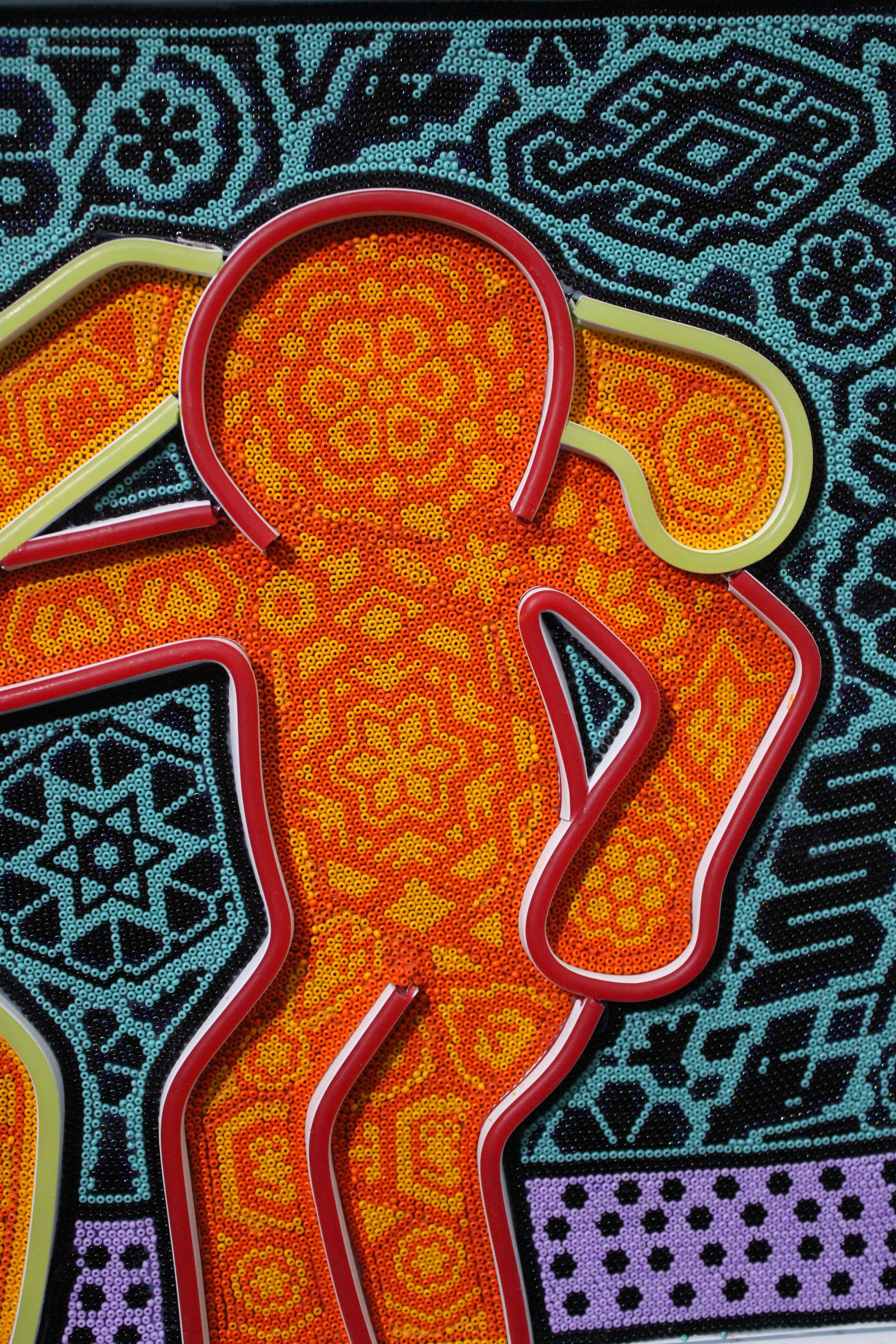 Signé et daté 2025.

OUVERT AUX COMMISSIONS !!!

ALTERTATION ART . . est une Collaboration entre Rick Wolfryd, artiste et marchand d'art avec plus de 40 ans d'expérience, et divers artistes Huichol mexicains et studios d'art Huichol mexicain vers