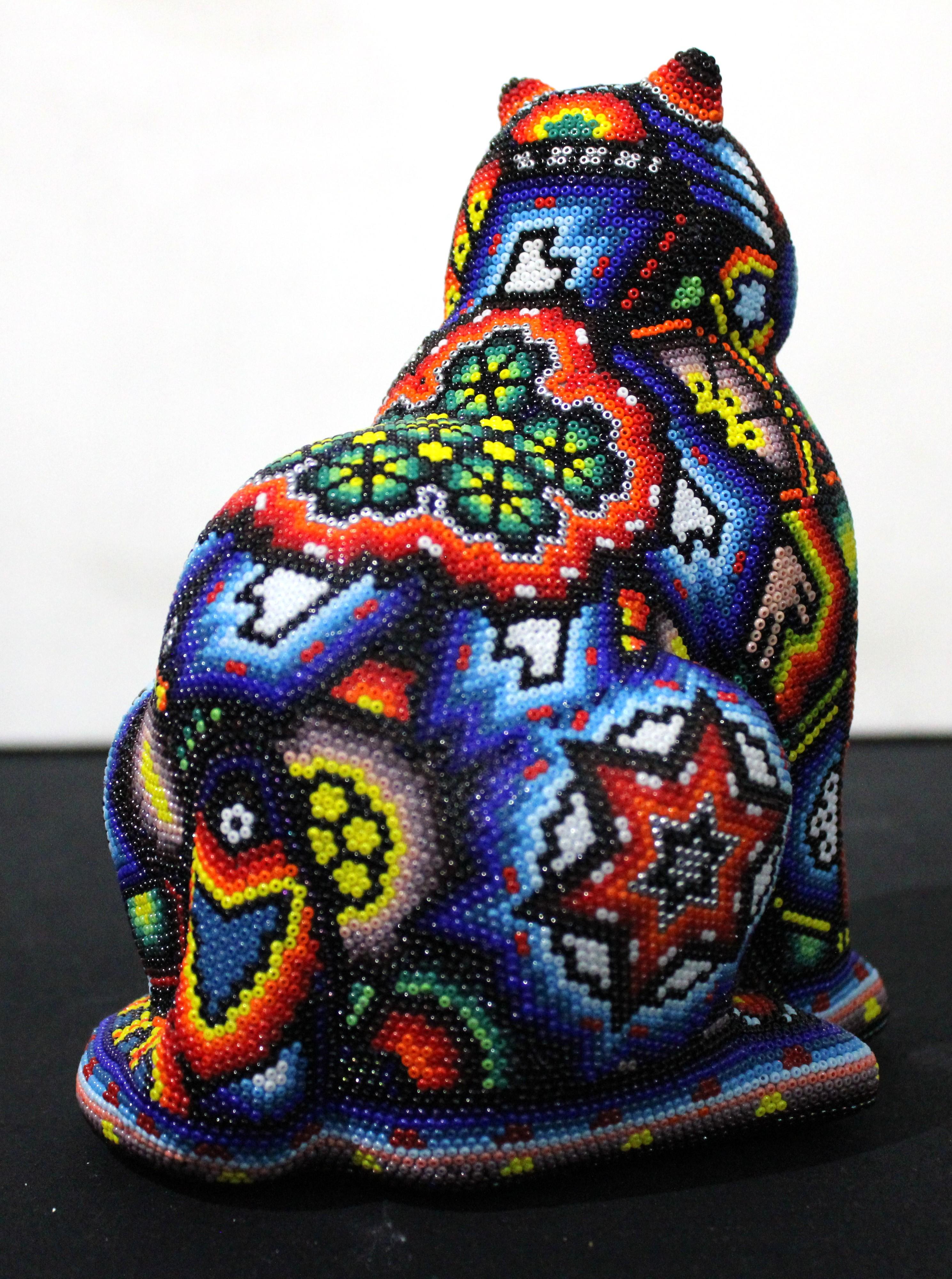 Firmado y fechado en 2025.

¡¡¡ABIERTO A COMISIONES!!!

ARTE DE ALTERTACIÓN . . es un proceso de colaboración entre Rick Wolfryd, artista y marchante de arte con más de 40 años de experiencia, y varios artistas huicholes mexicanos y estudios de arte