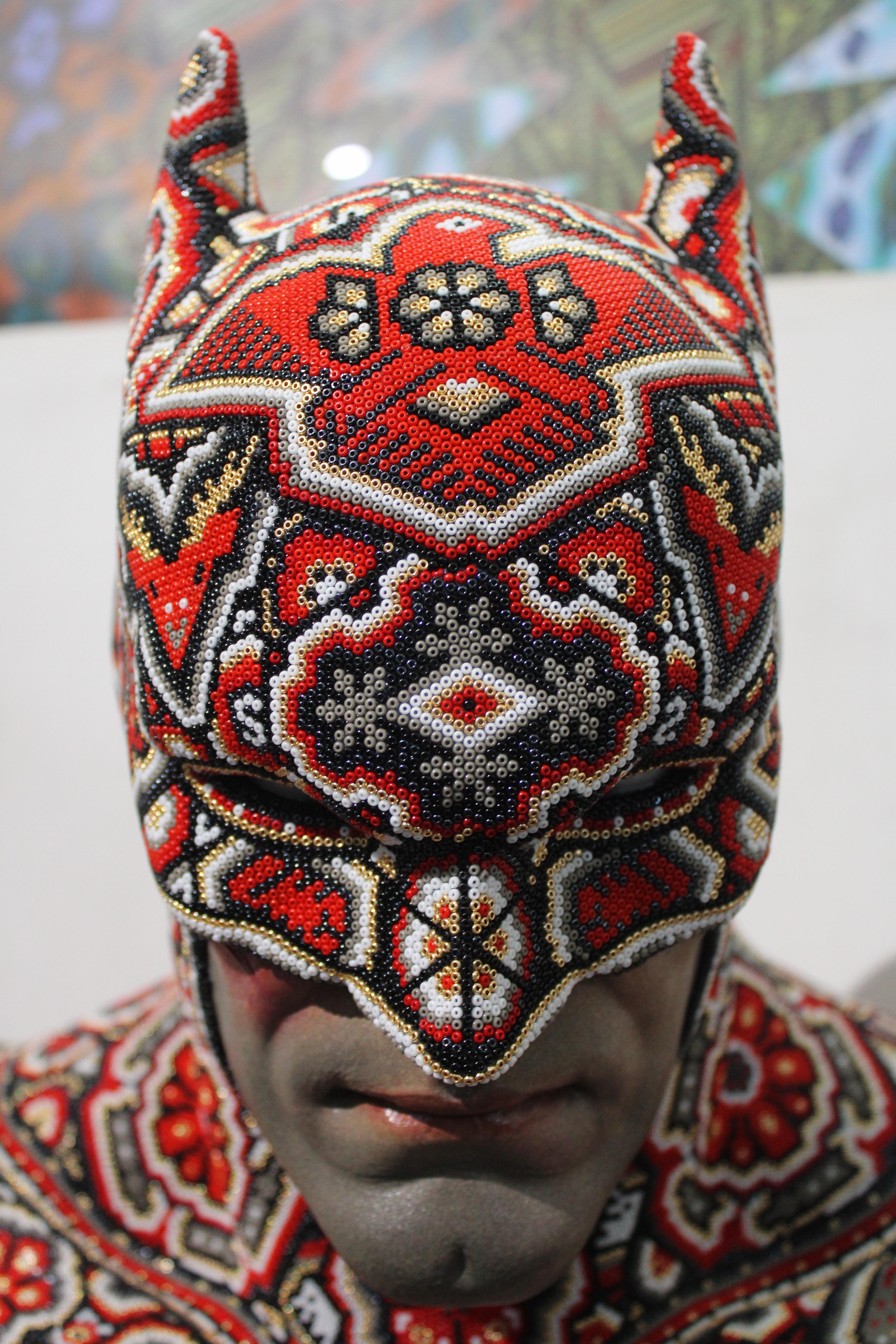 ARTE DE ALTERACIÓN . . es un proceso de colaboración entre Rick Wolfryd, artista plástico y marchante de arte con más de 40 años de experiencia, y varios artistas huicholes mexicanos y estudios de arte huicholes mexicanos por los que Rick se ha