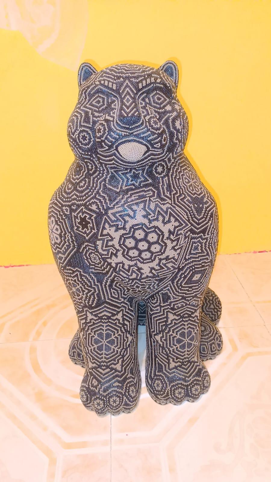 CHROMA alias Rick Wolfryd Escultura Huichol 